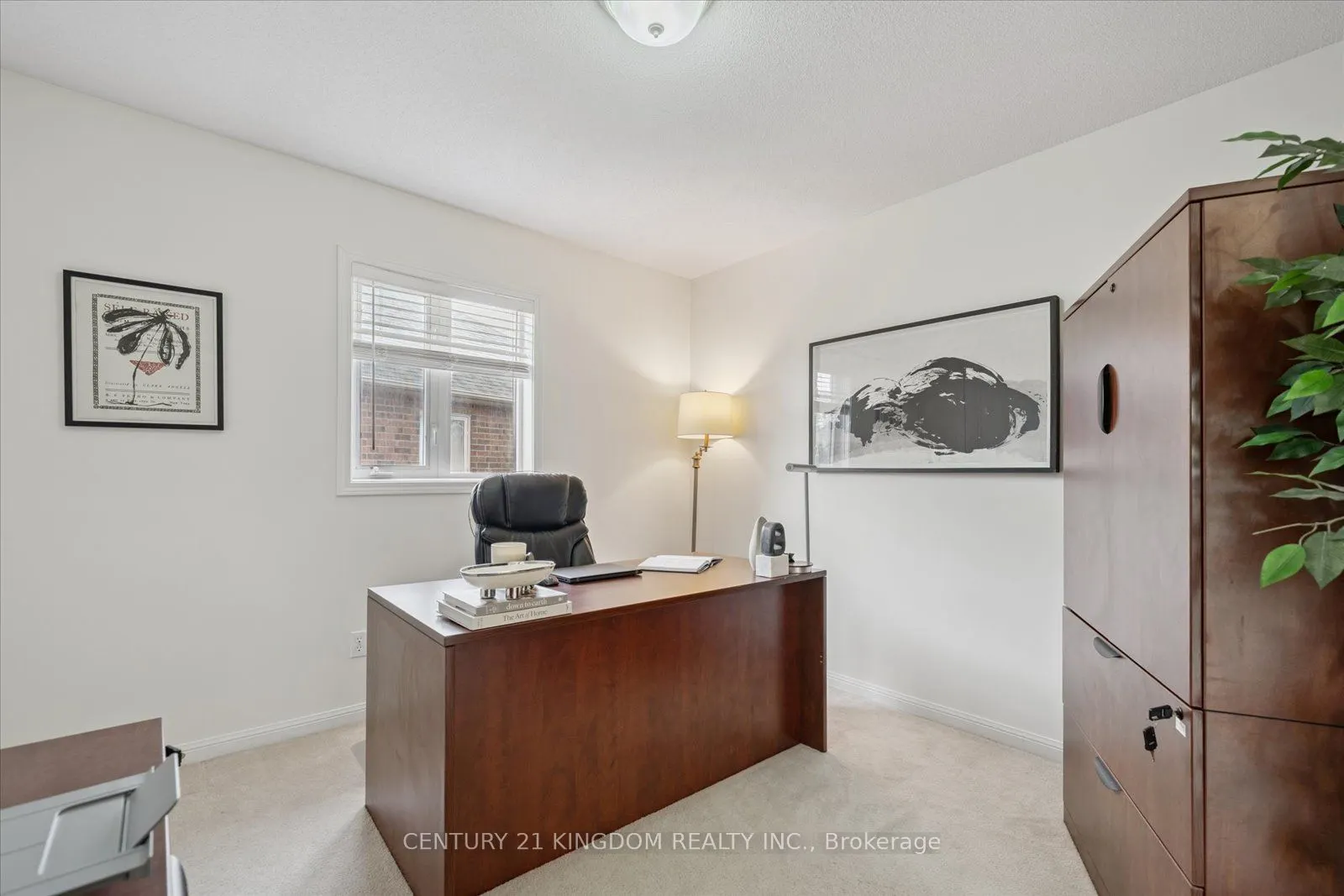 1839 Holbrook Court