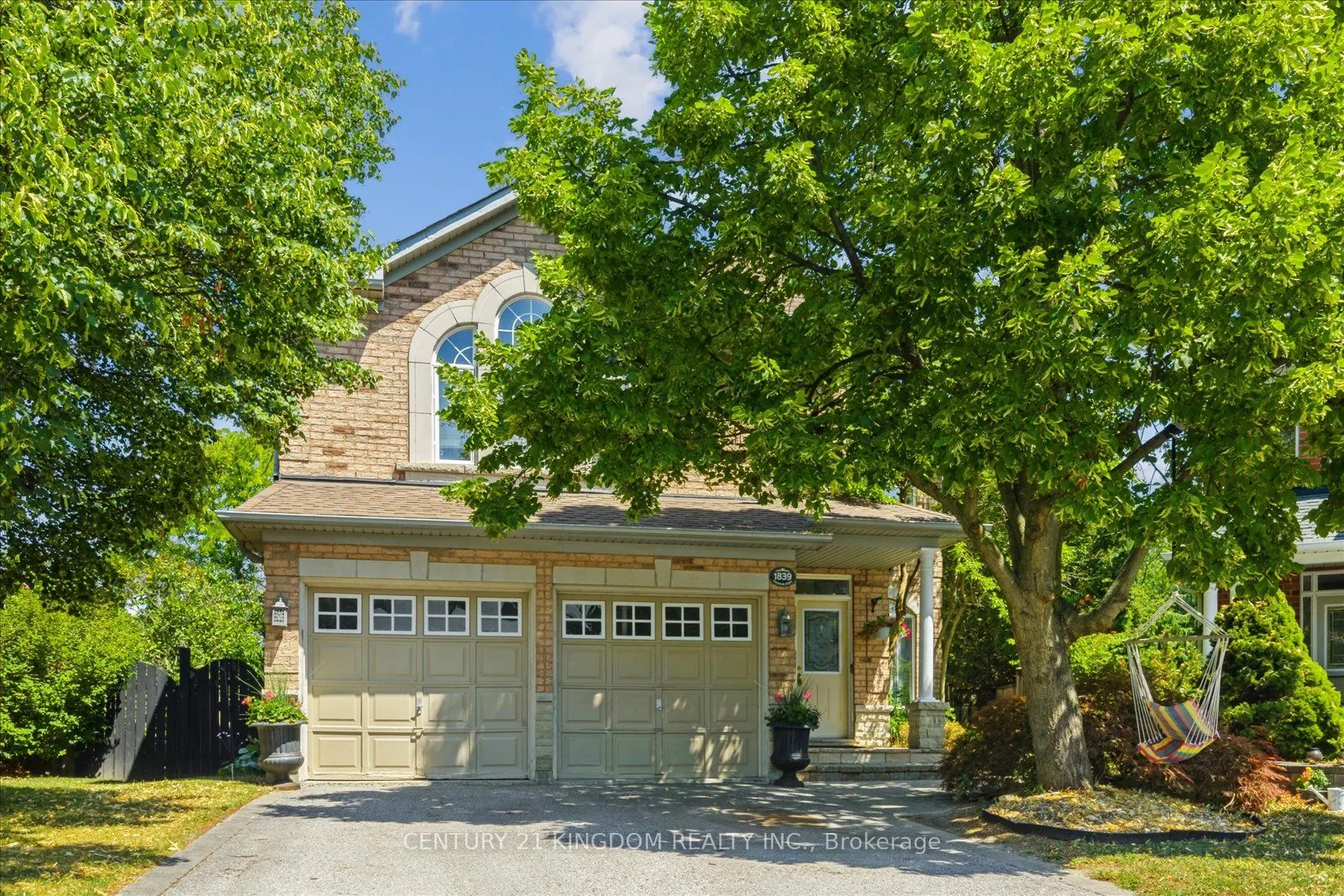 1839 Holbrook Court