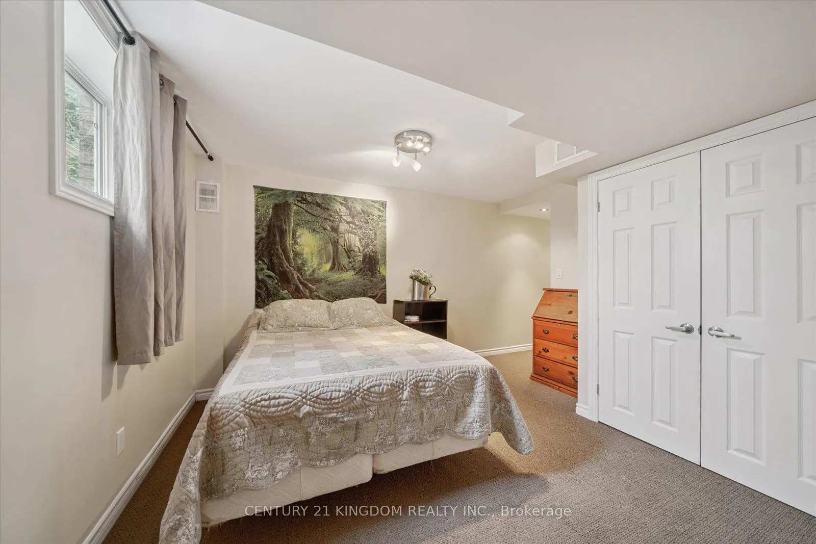 1839 Holbrook Court