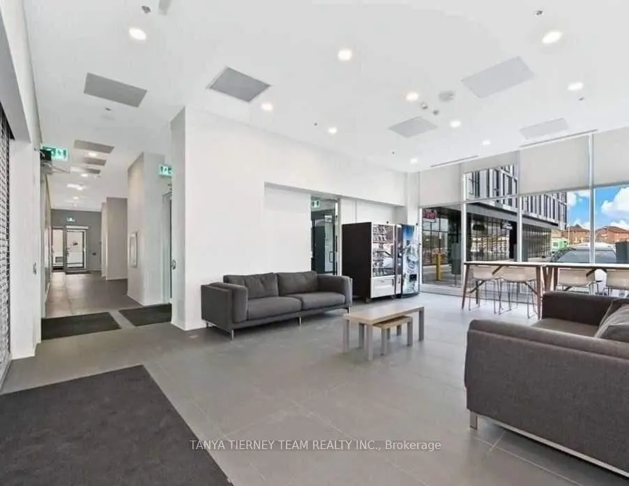 1900 Simcoe Street N, #535