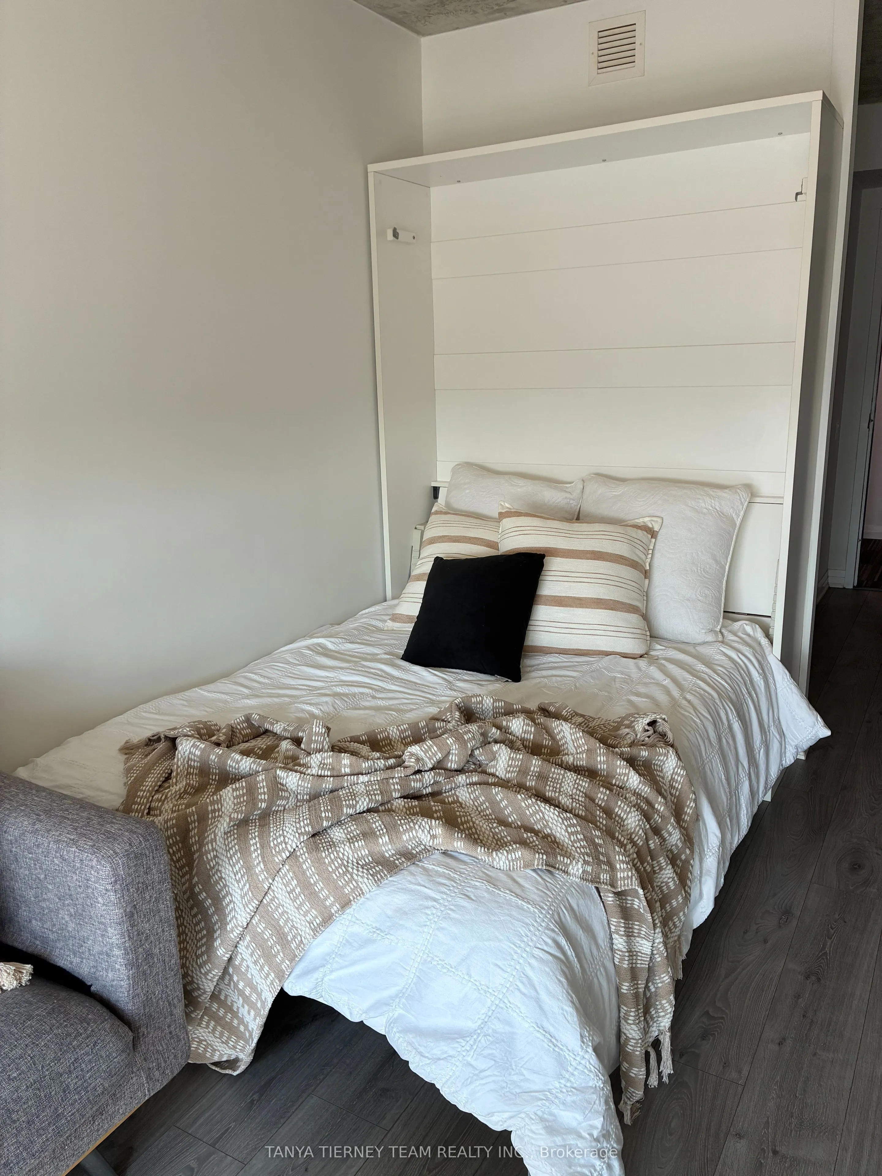 1900 Simcoe Street N, #535