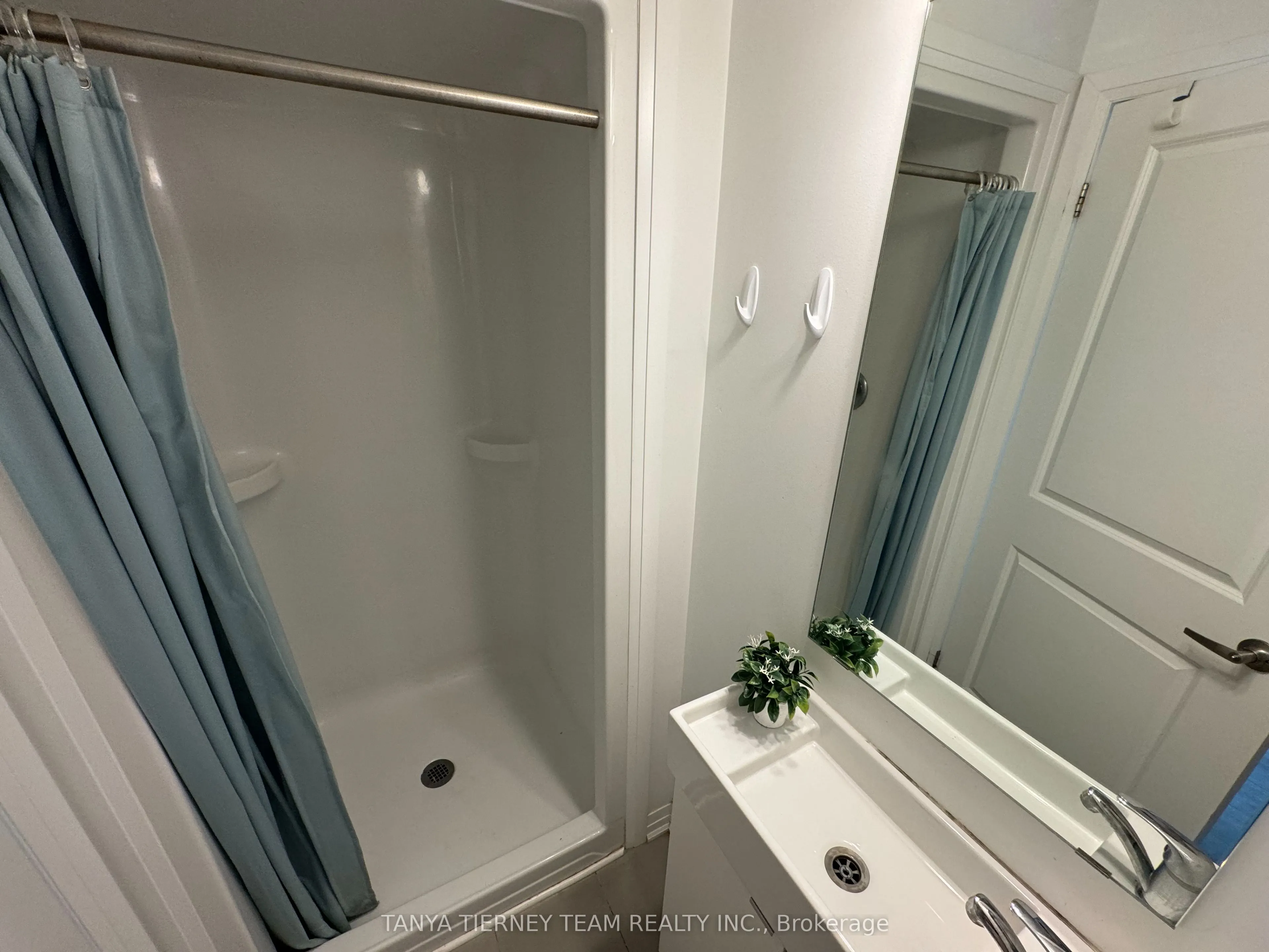 1900 Simcoe Street N, #535