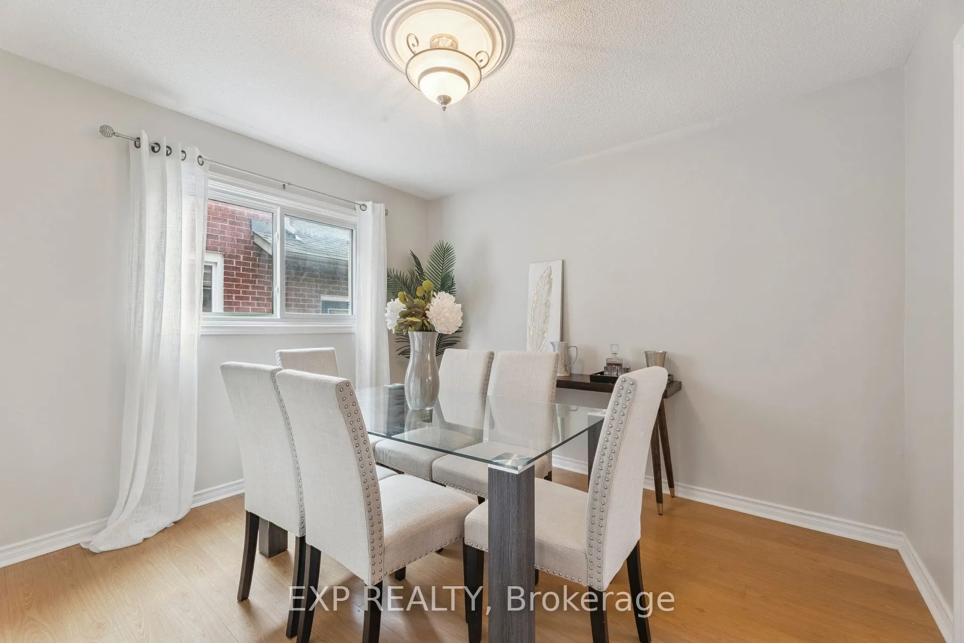 8 Martinet Street