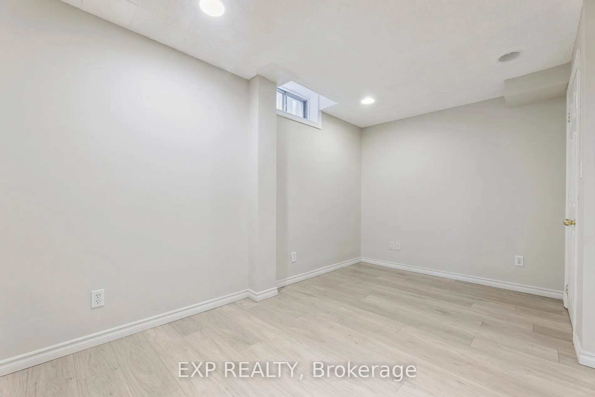 8 Martinet Street