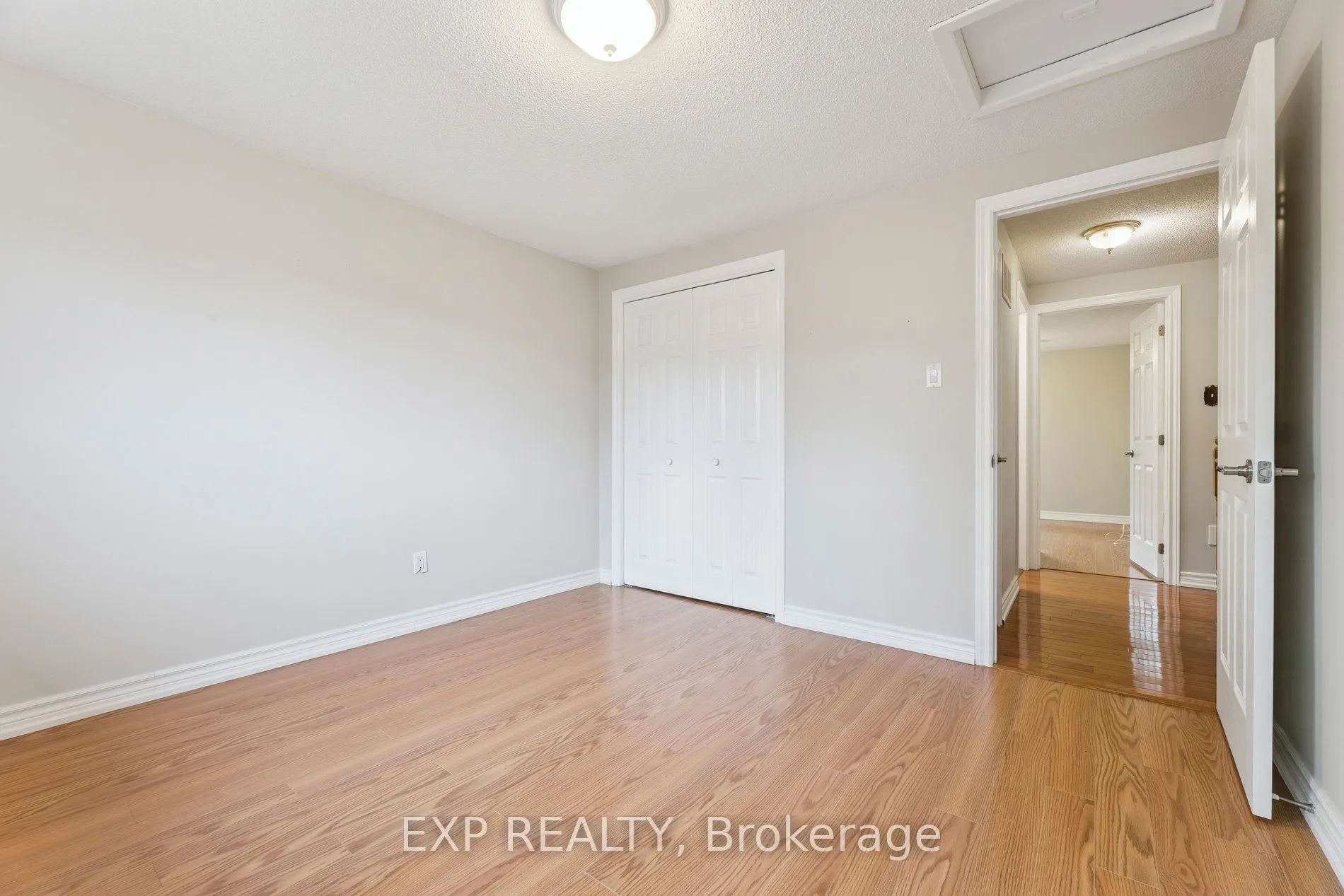 8 Martinet Street