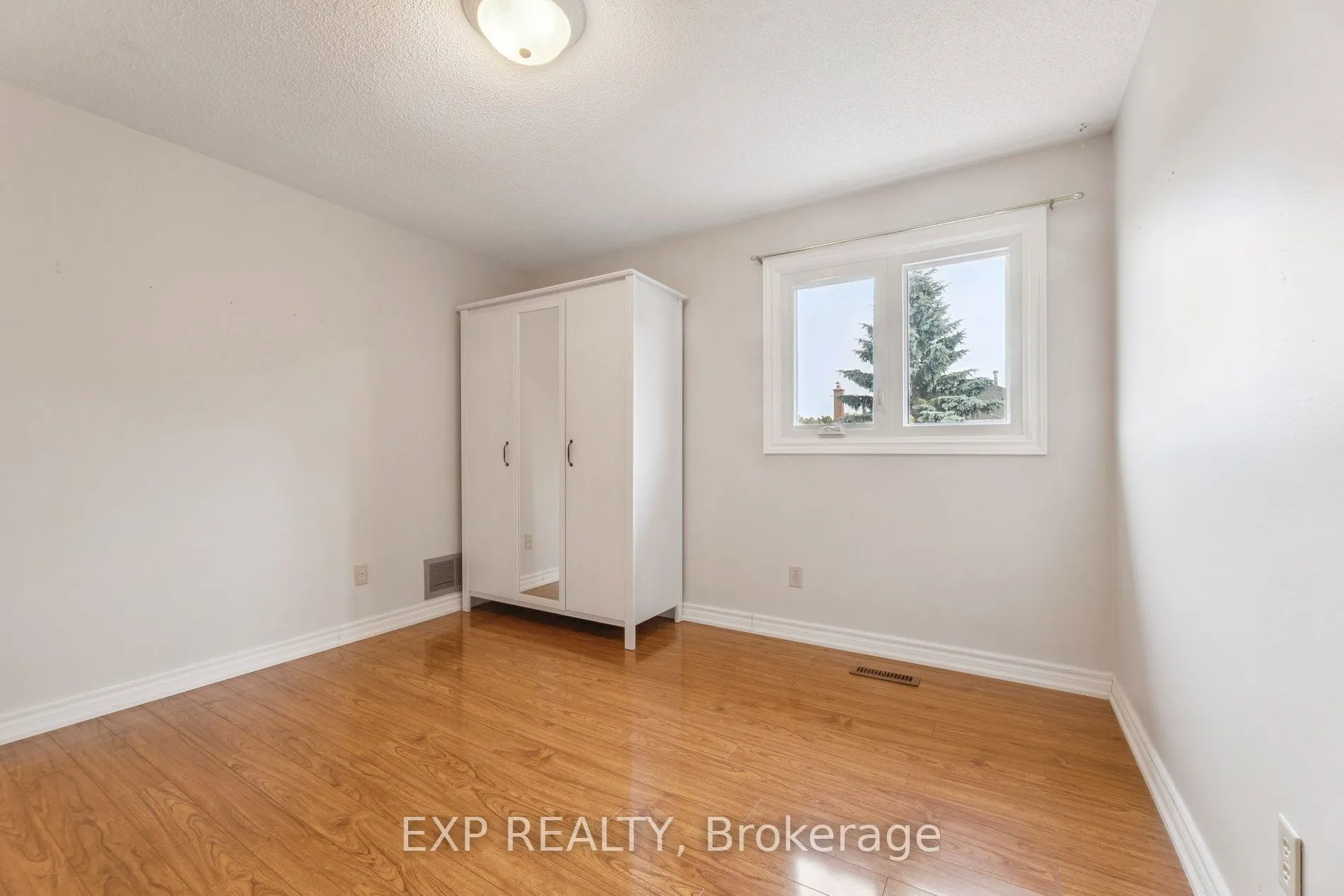8 Martinet Street