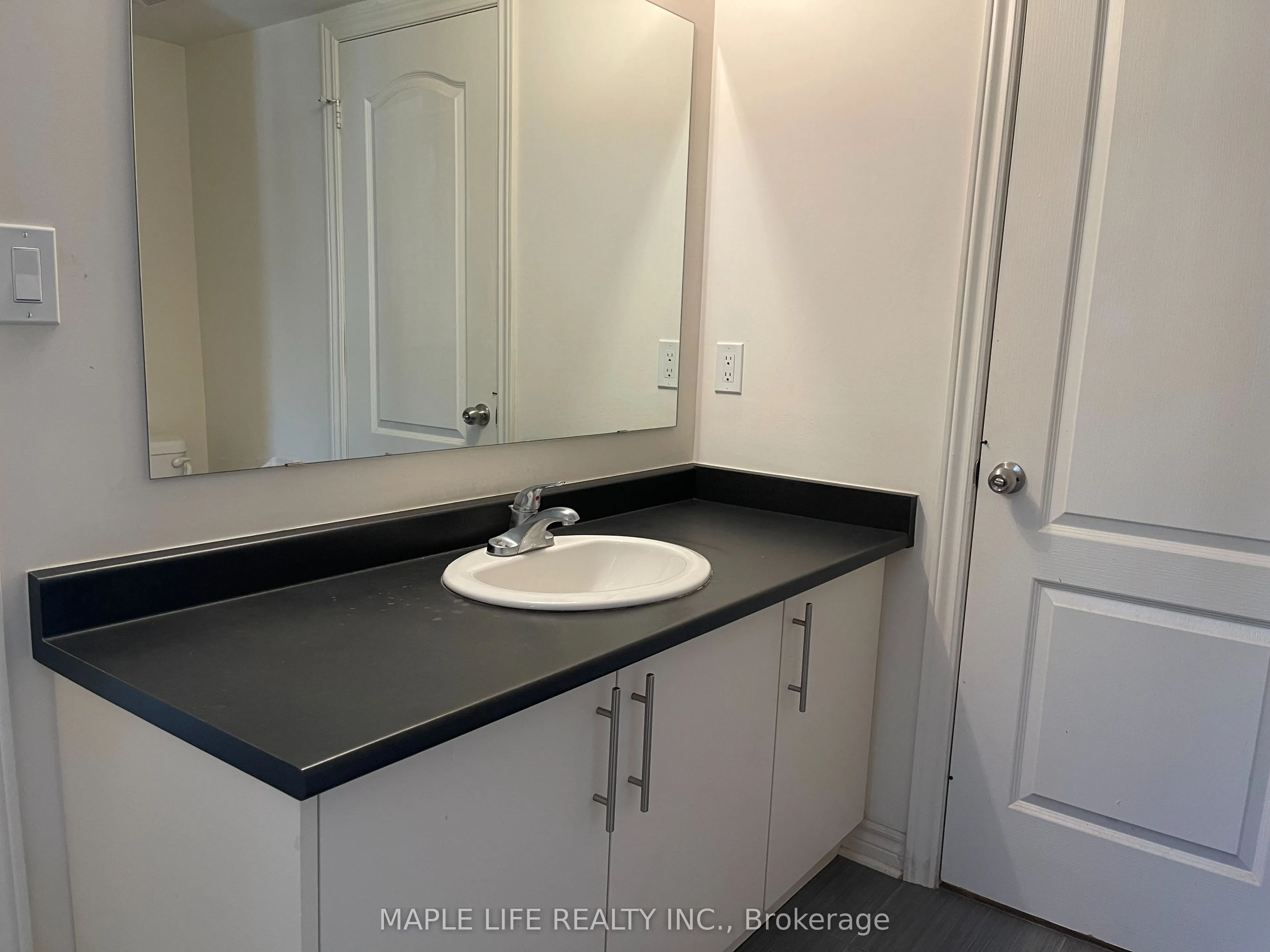 12 EATON PARK Lane E, #8