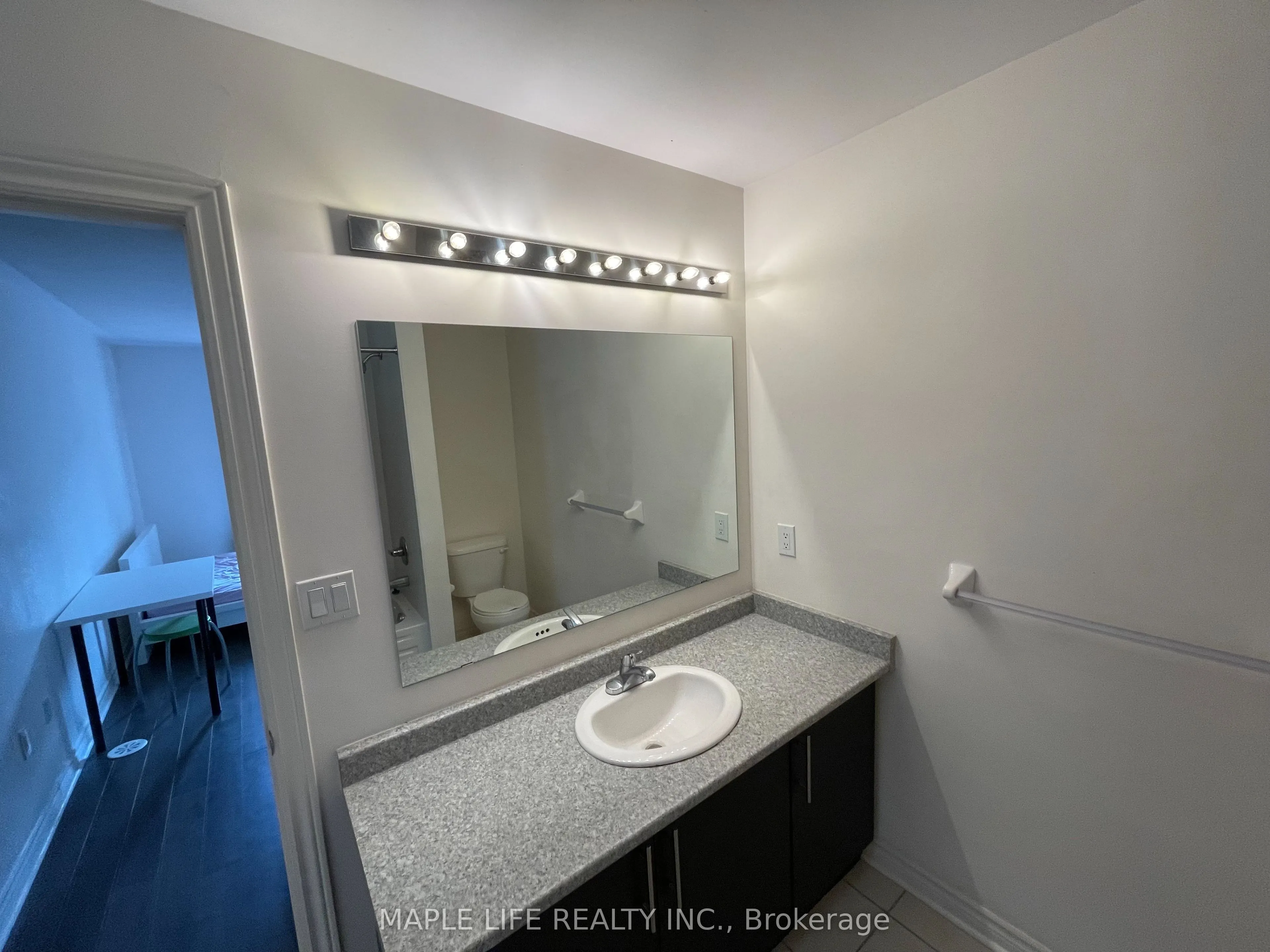 12 EATON PARK Lane E, #8
