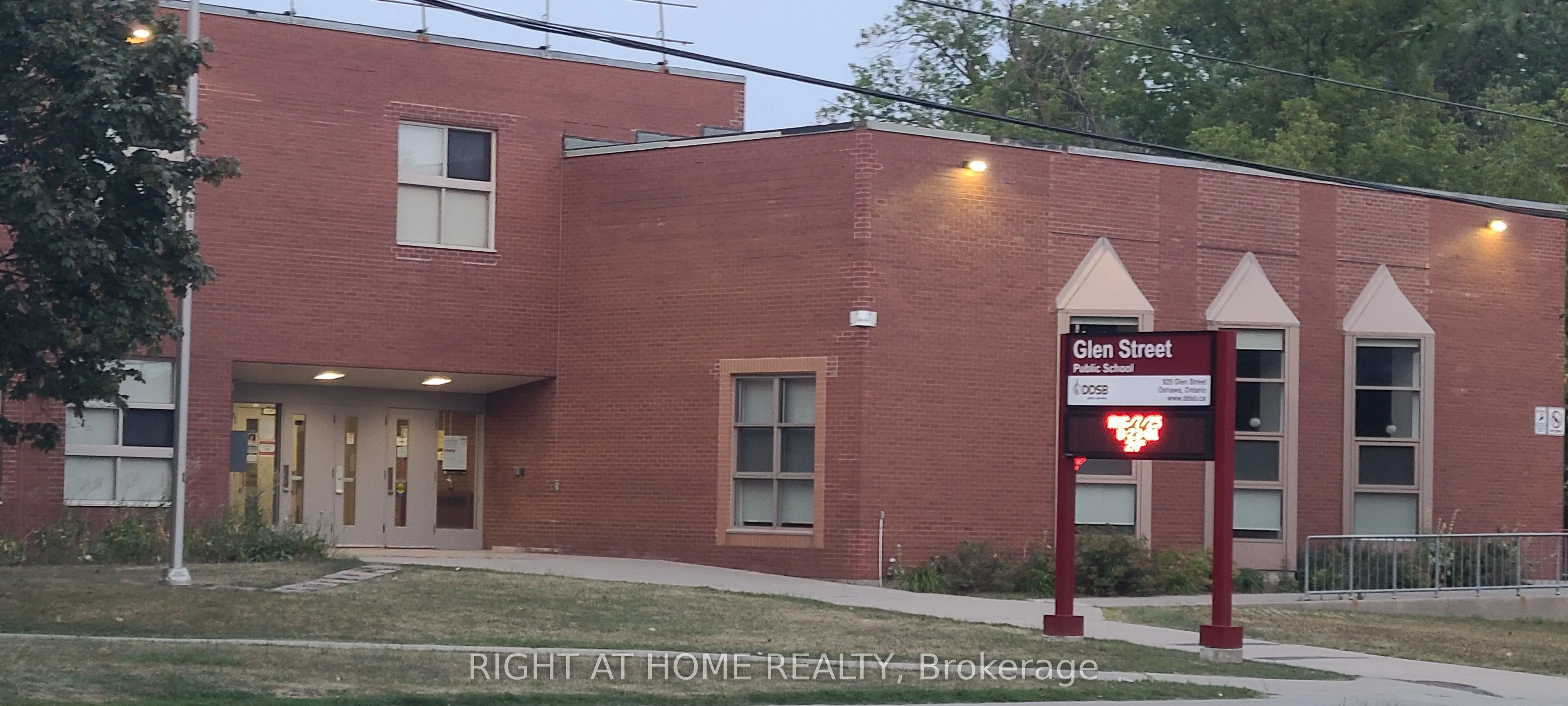 936 Glen Street, #414
