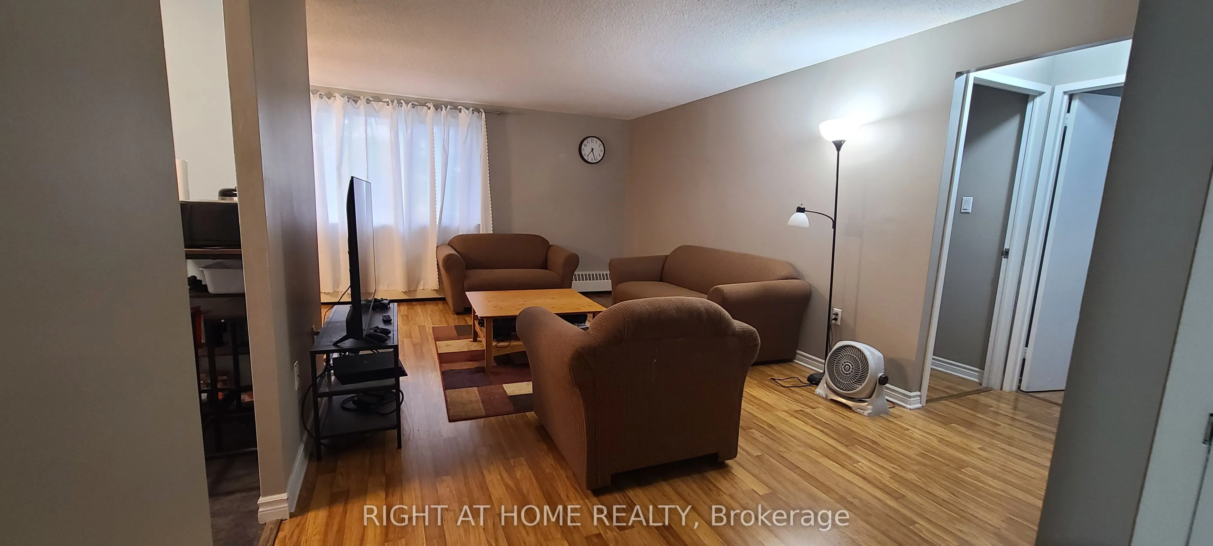 936 Glen Street, #414