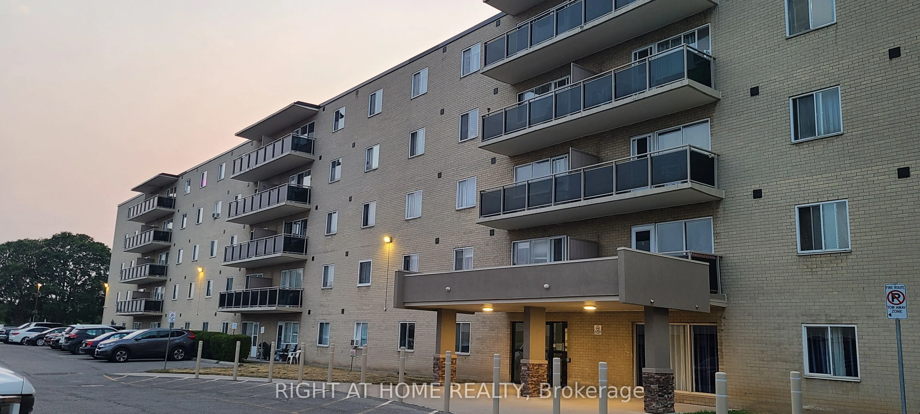 936 Glen Street, #414