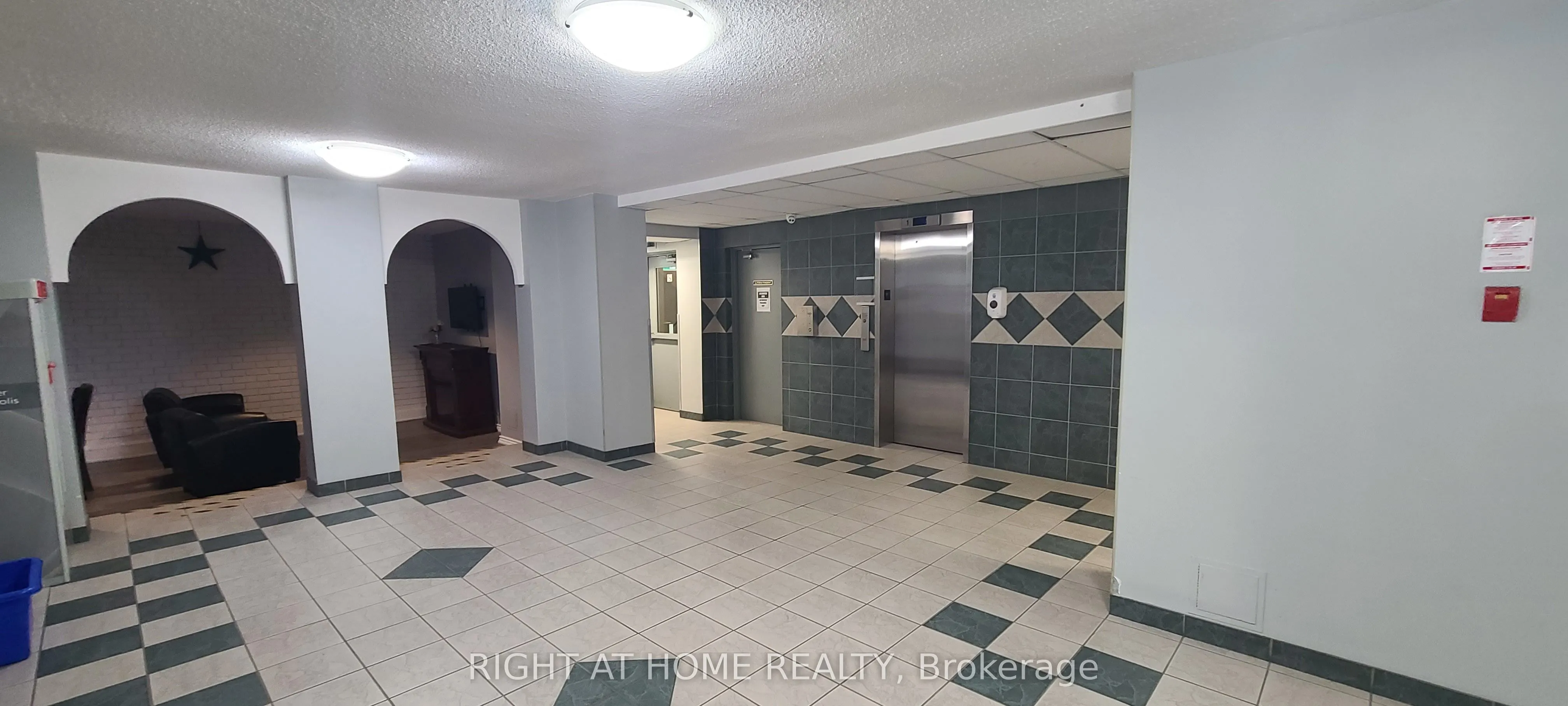 936 Glen Street, #414