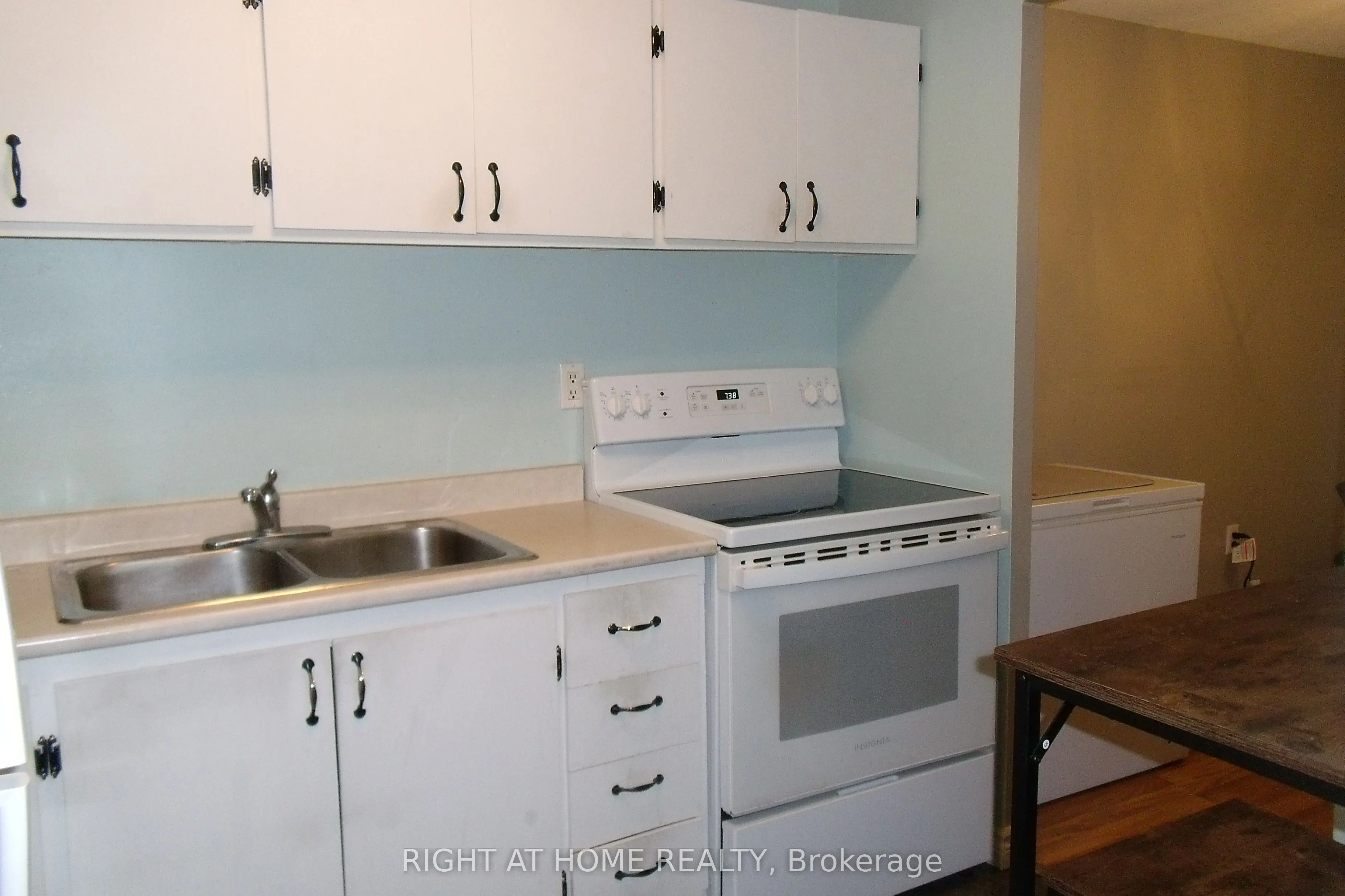 936 Glen Street, #414