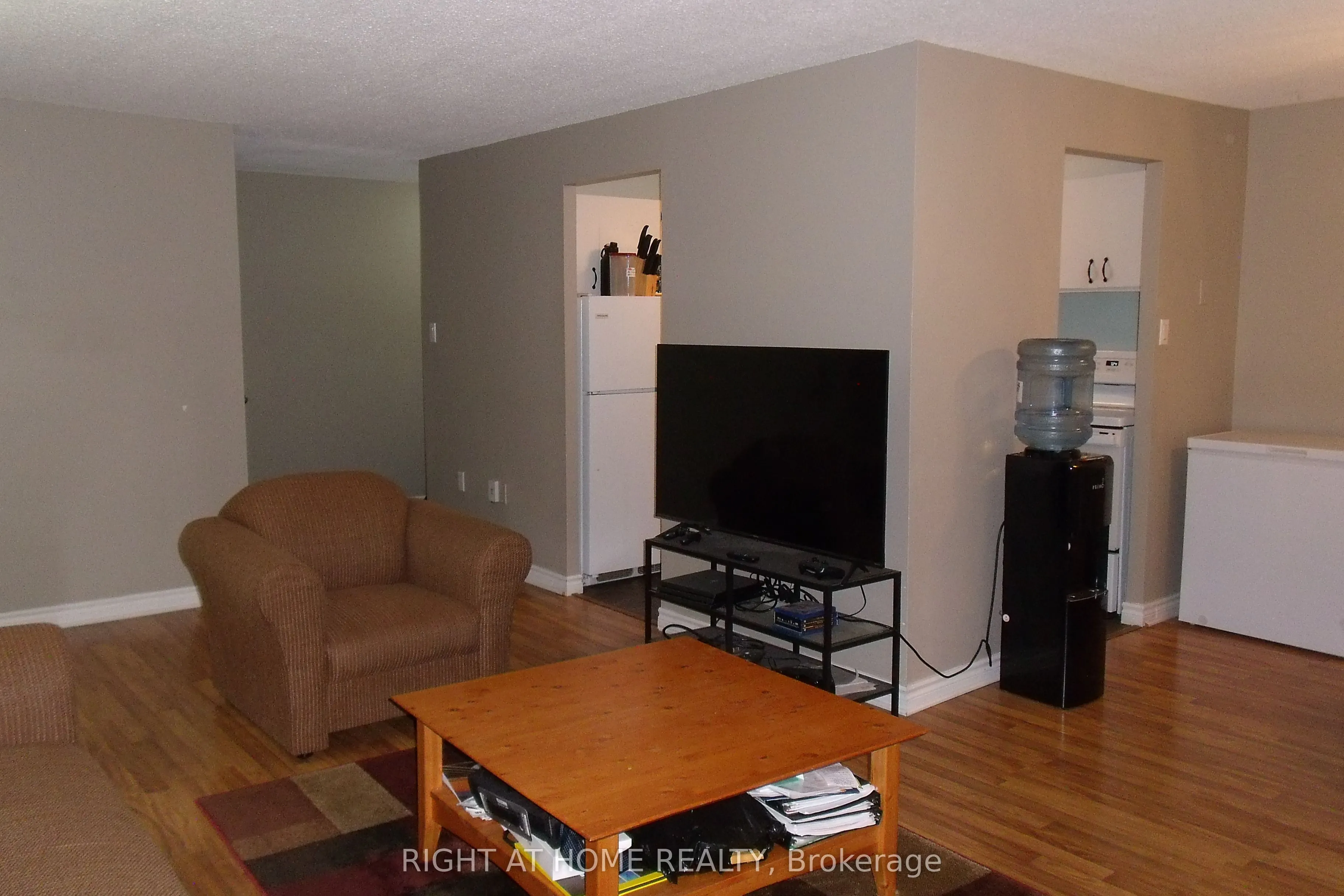 936 Glen Street, #414