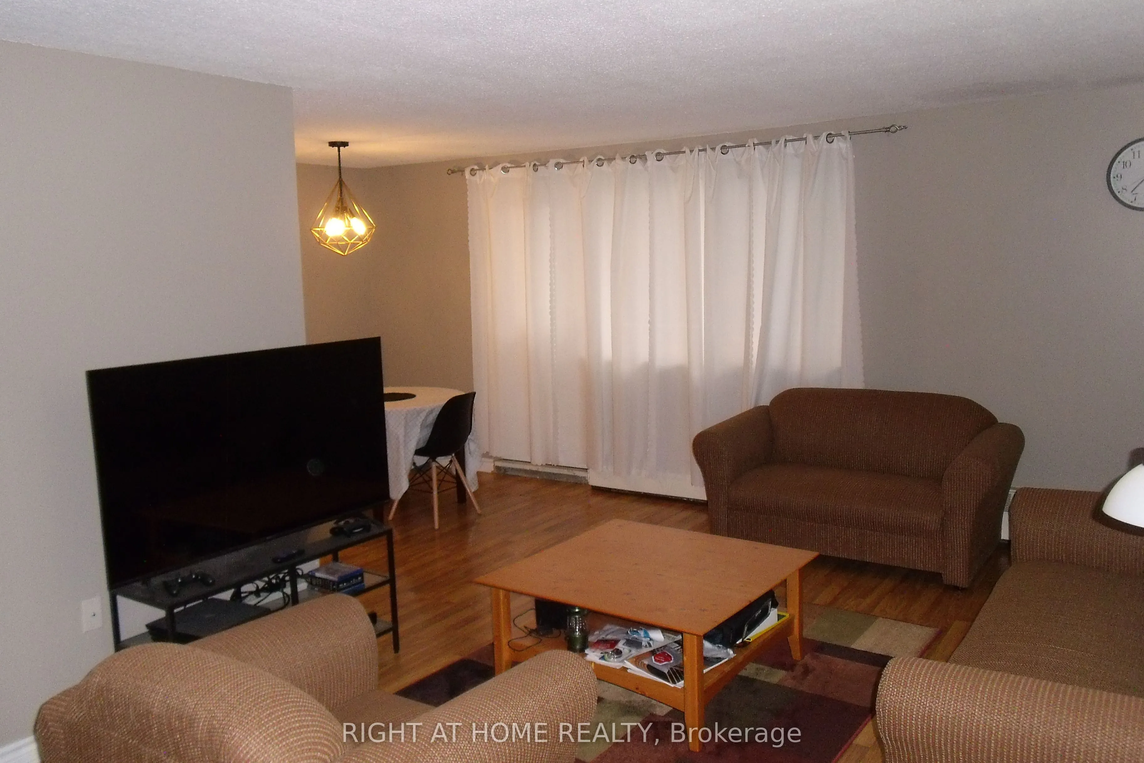 936 Glen Street, #414