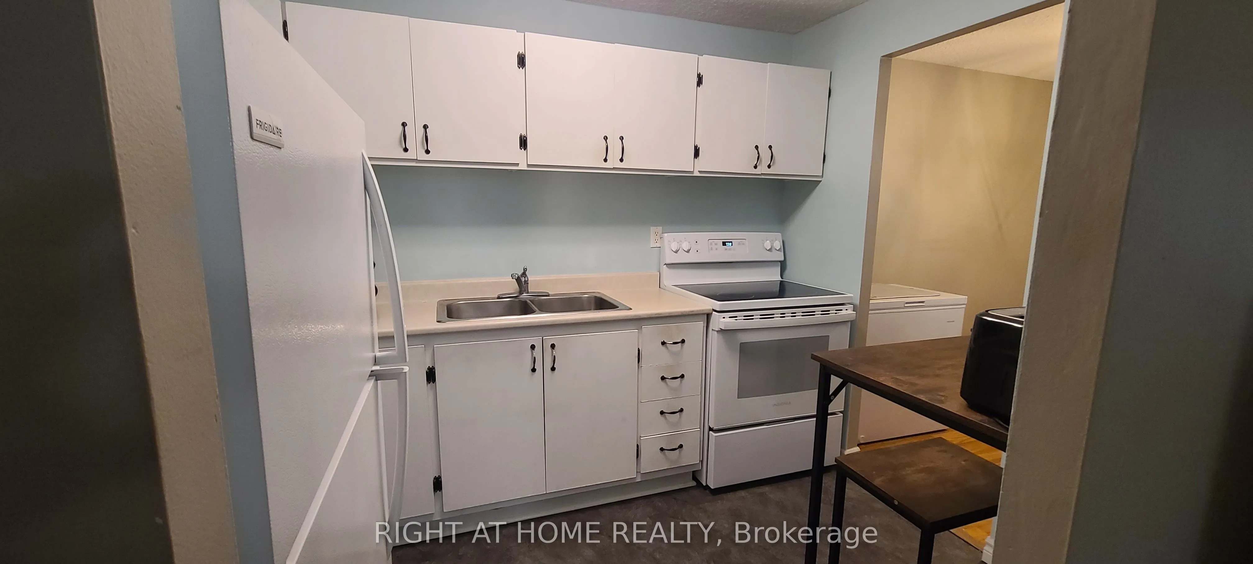 936 Glen Street, #414