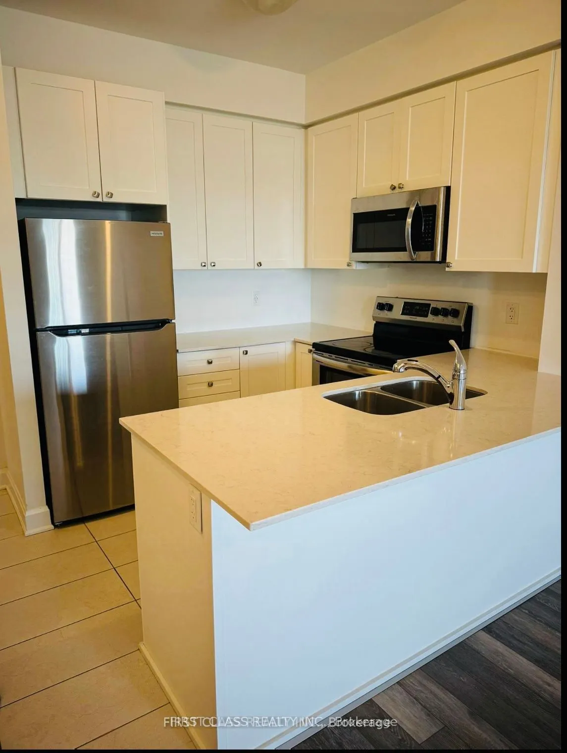50 lakebreeze Drive S, #408