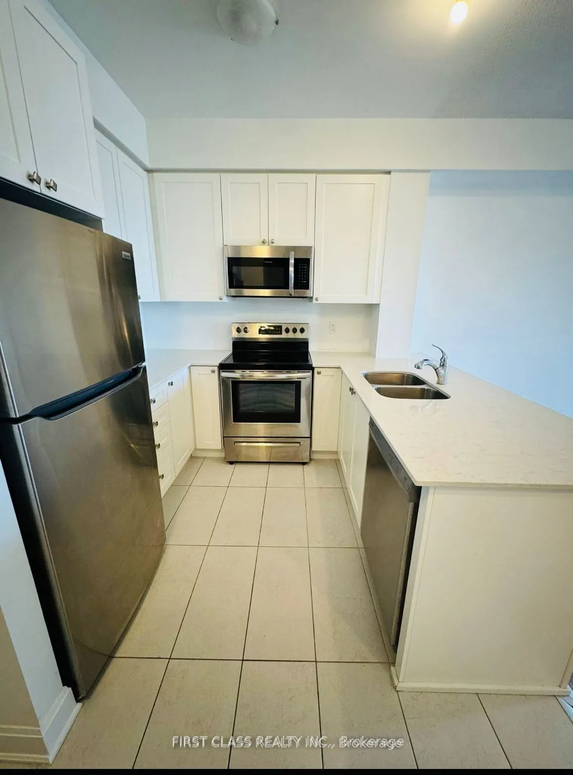 50 lakebreeze Drive S, #408