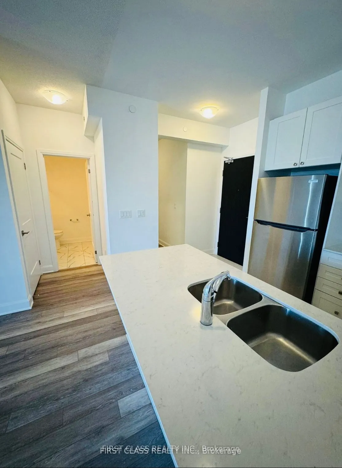 50 lakebreeze Drive S, #408