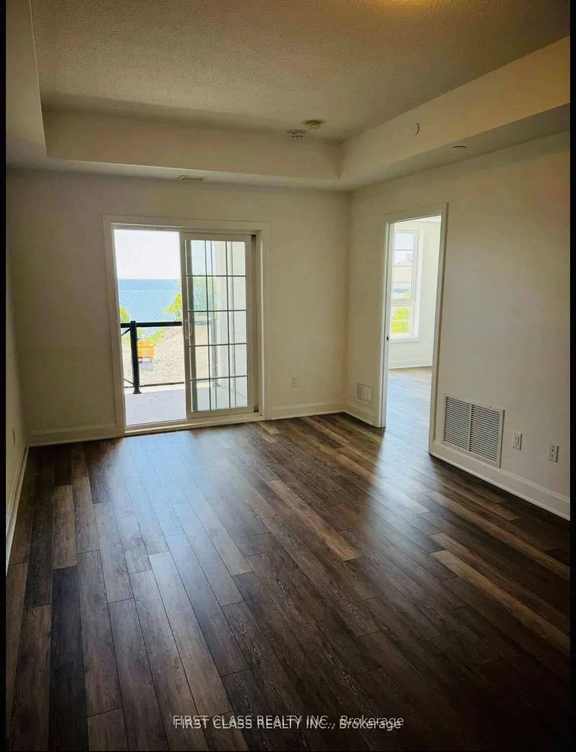 50 lakebreeze Drive S, #408