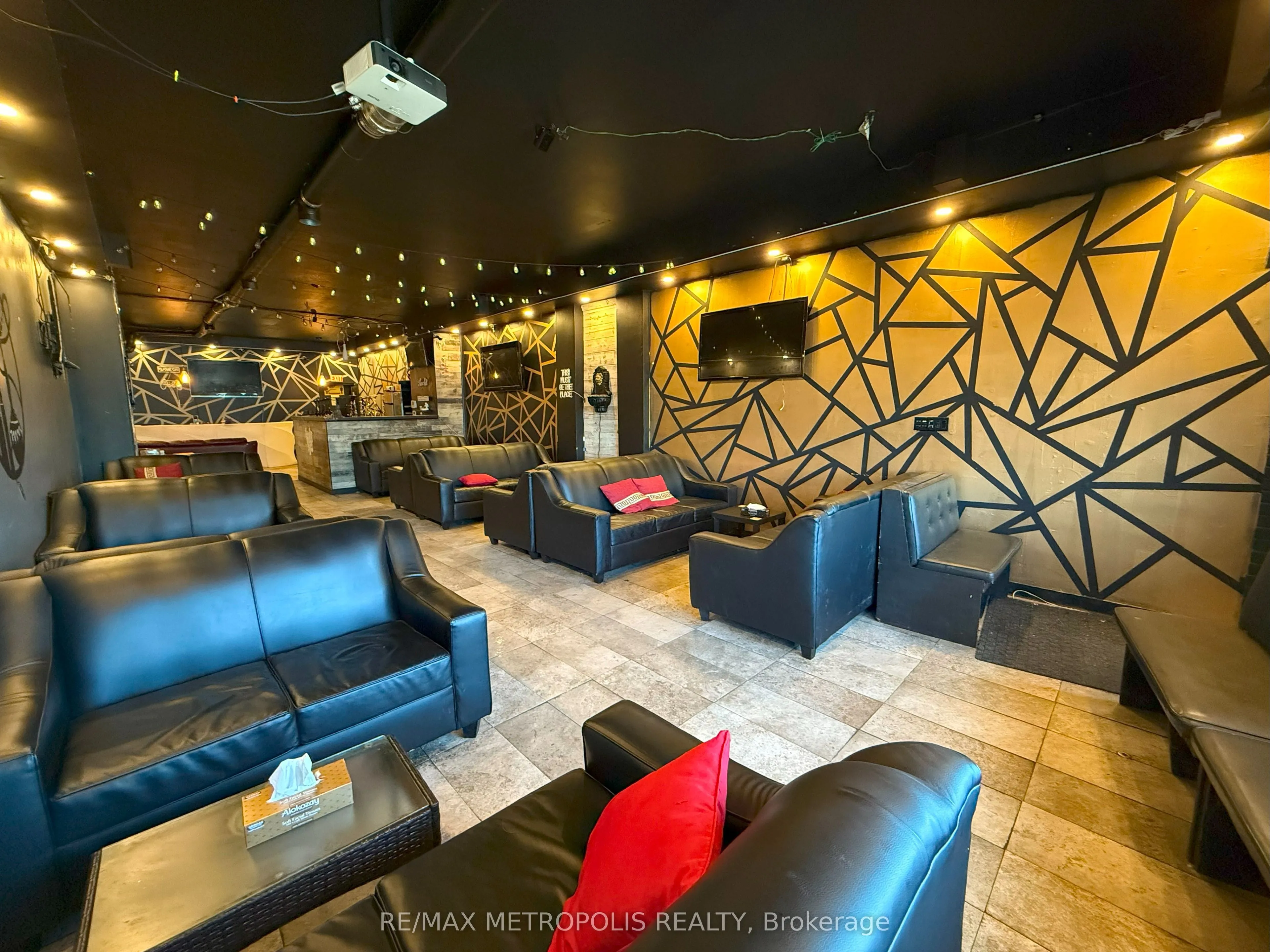 1235 Ellesmere Road