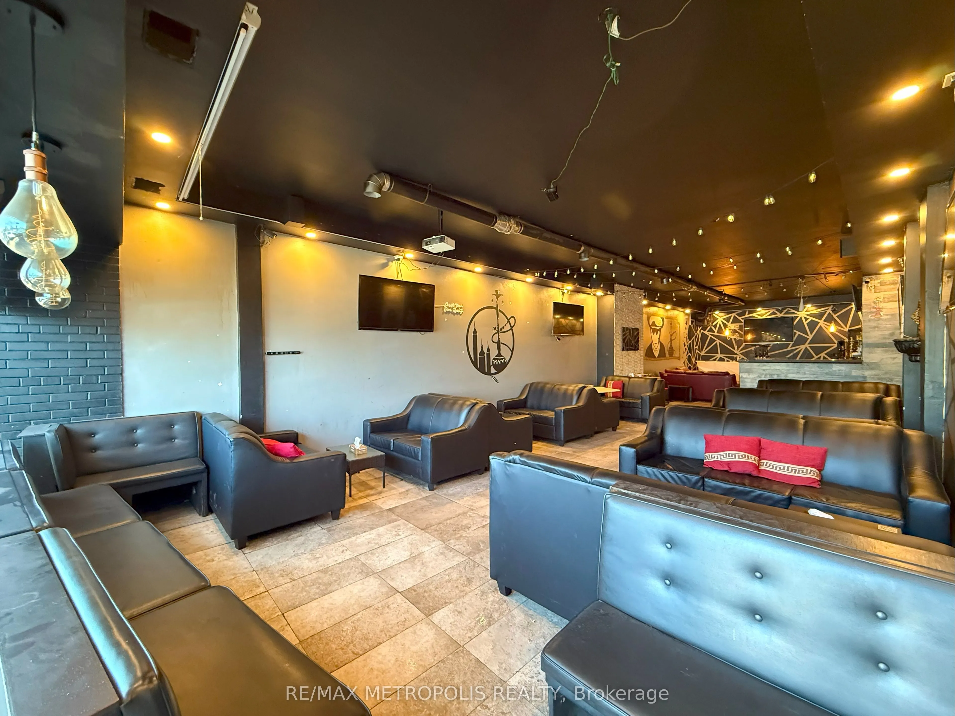 1235 Ellesmere Road