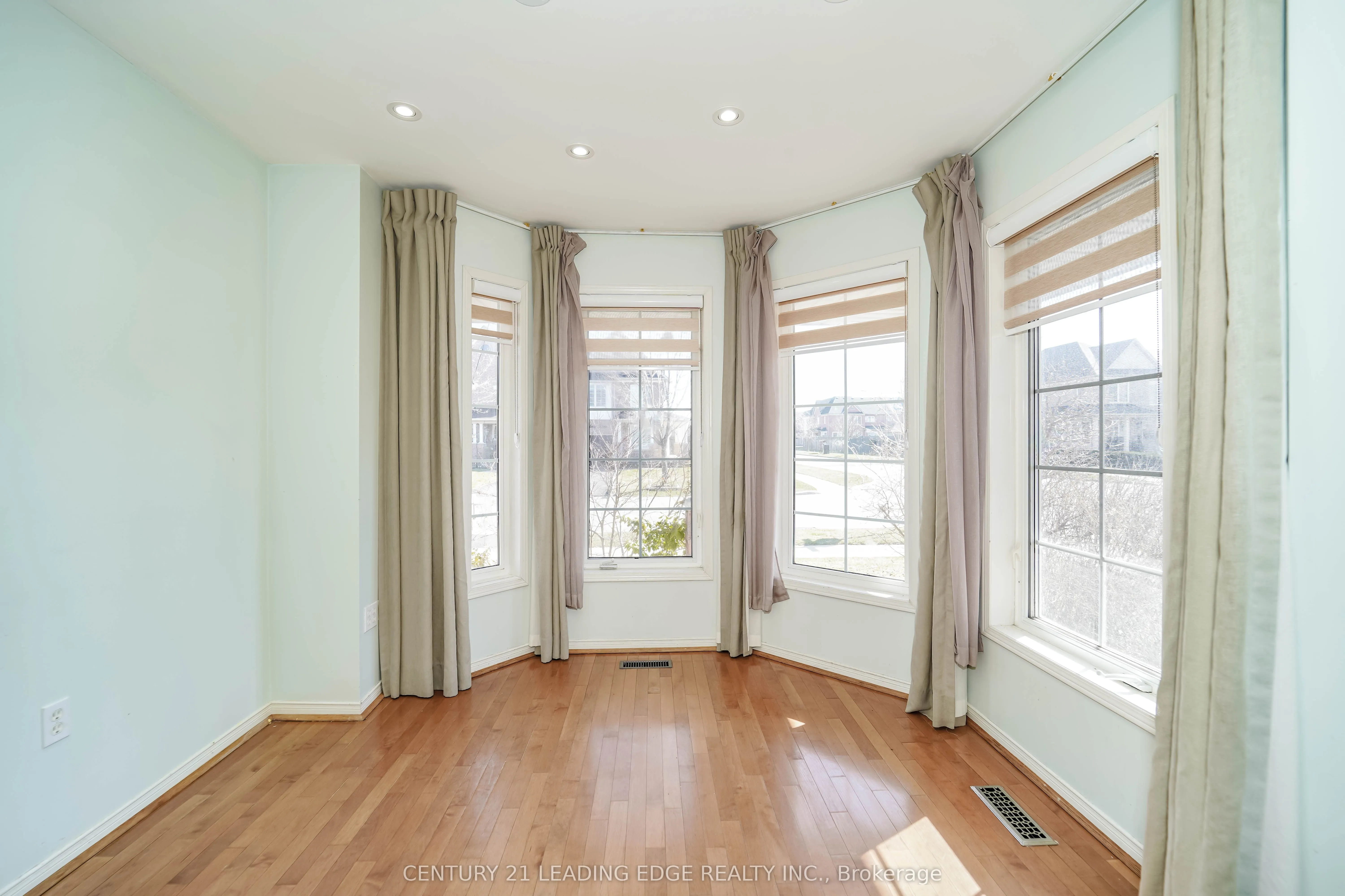 2 Oglevie Drive