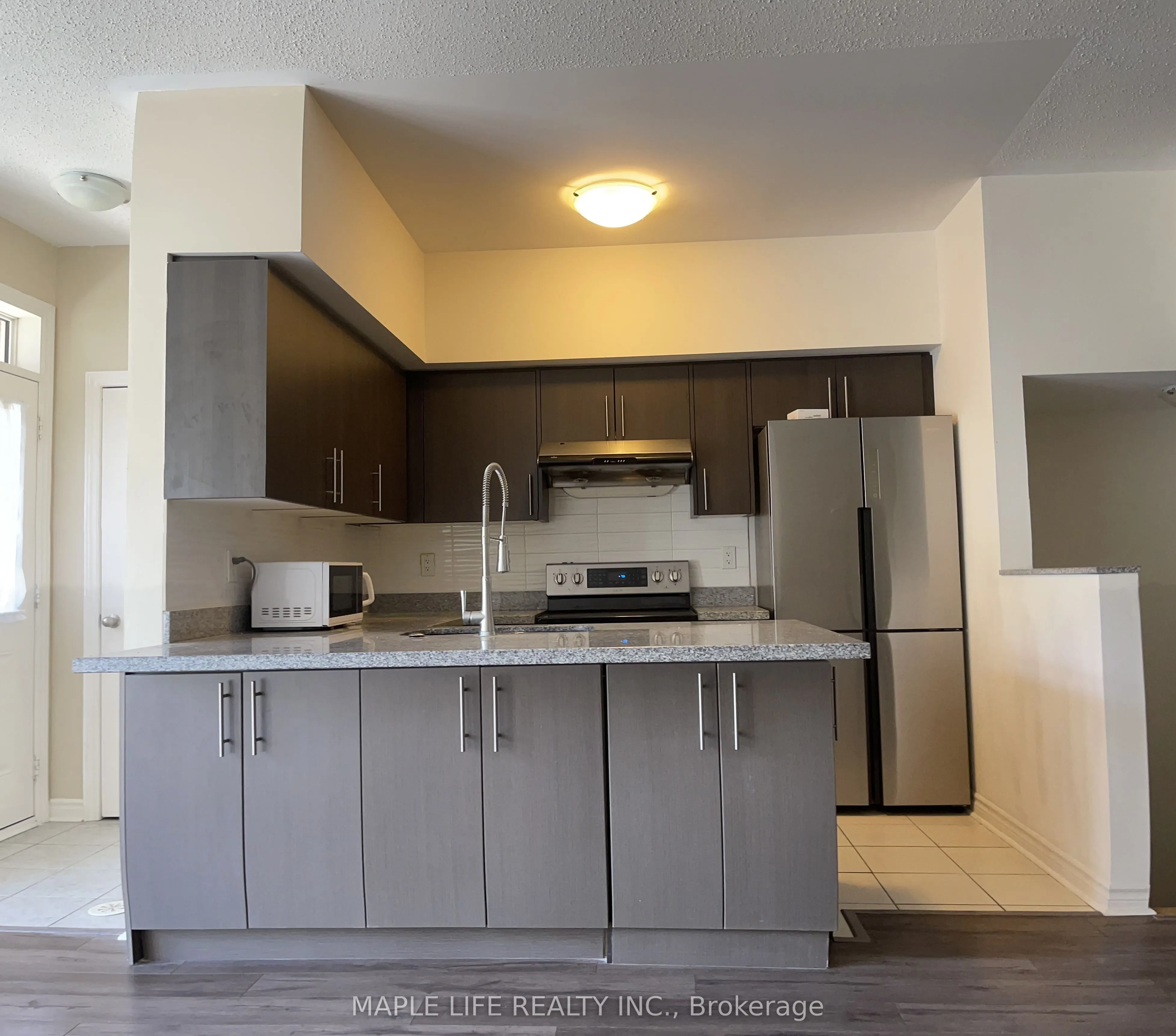 12 EATON PARK Lane E, #8
