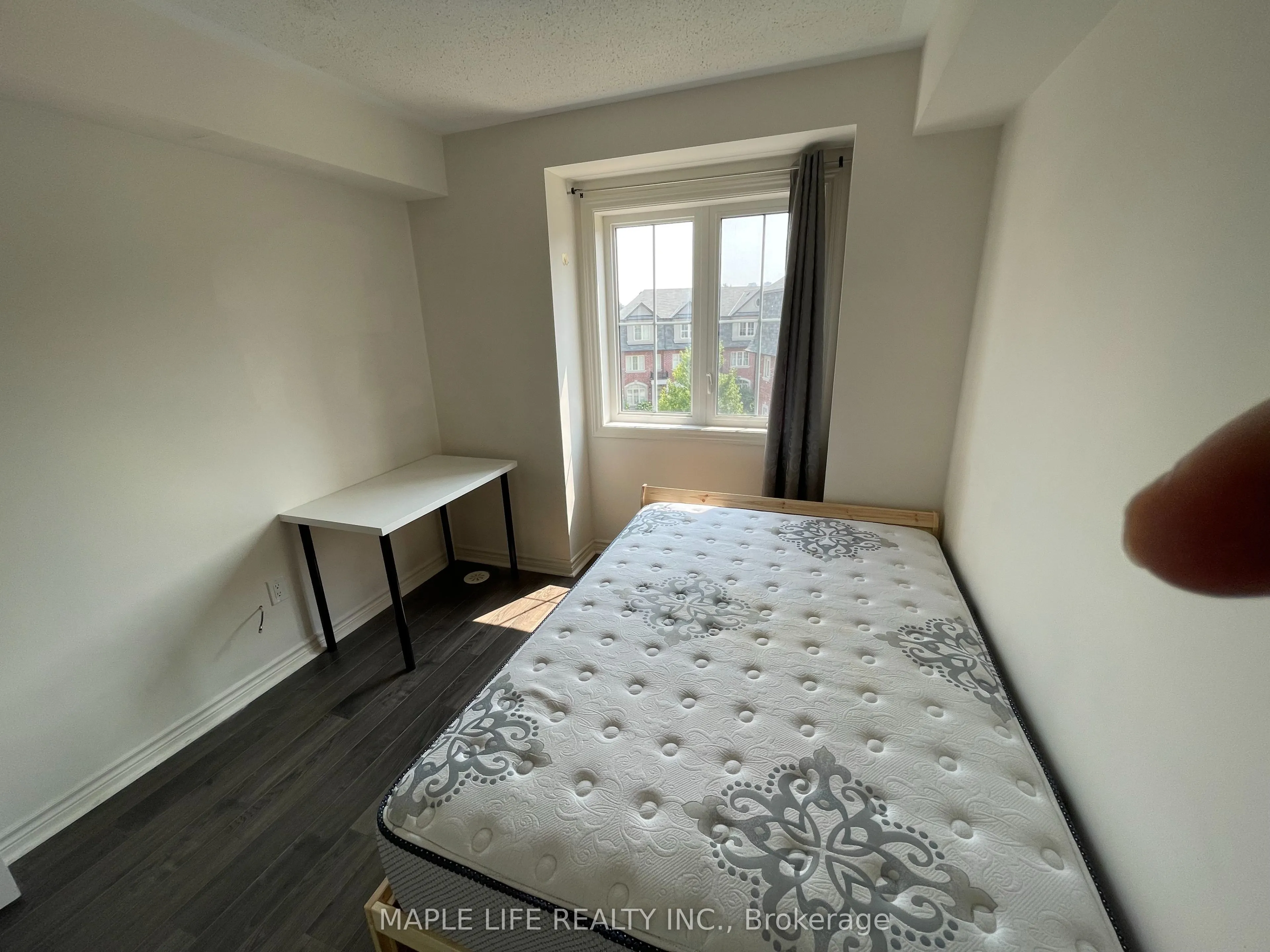 12 EATON PARK Lane E, #8