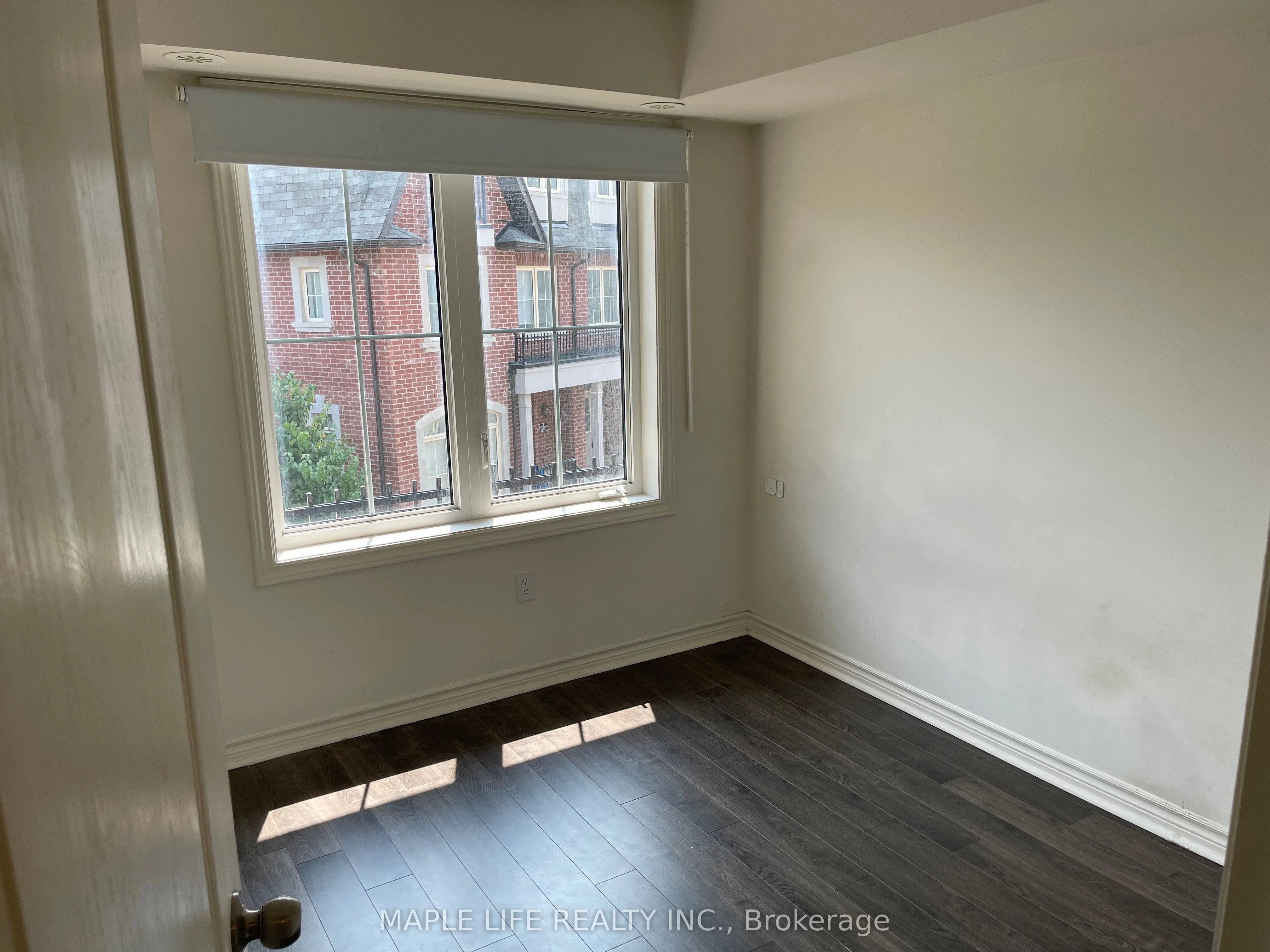 12 EATON PARK Lane E, #8