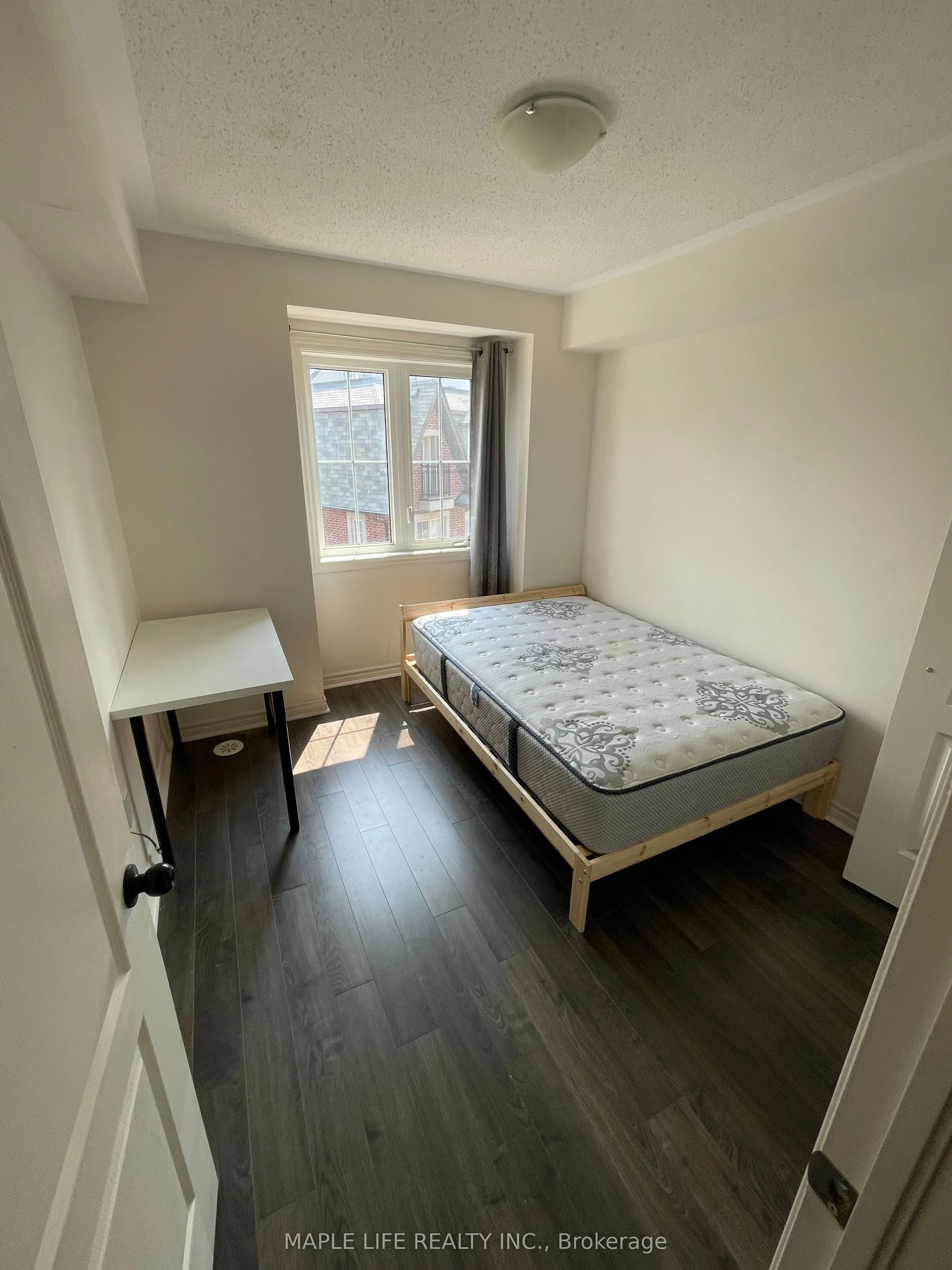 12 EATON PARK Lane E, #8