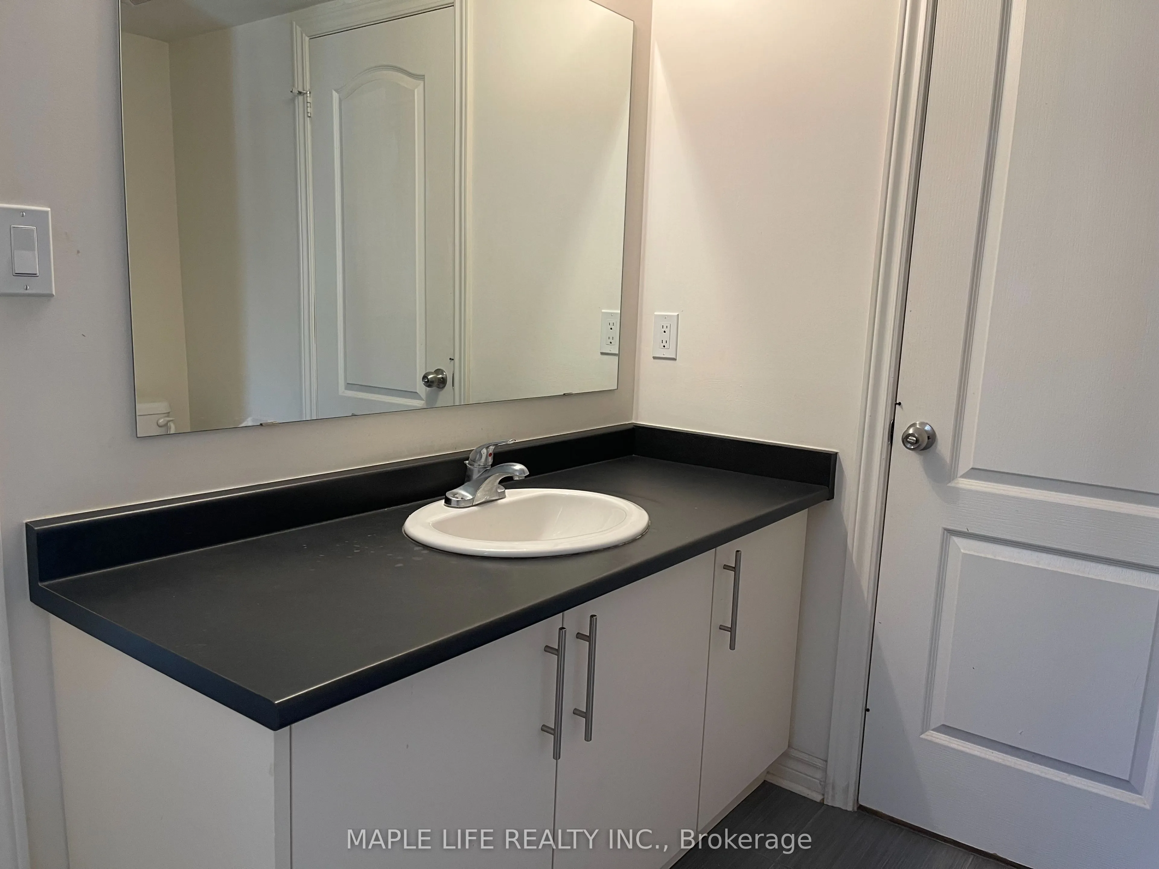 12 EATON PARK Lane E, #8