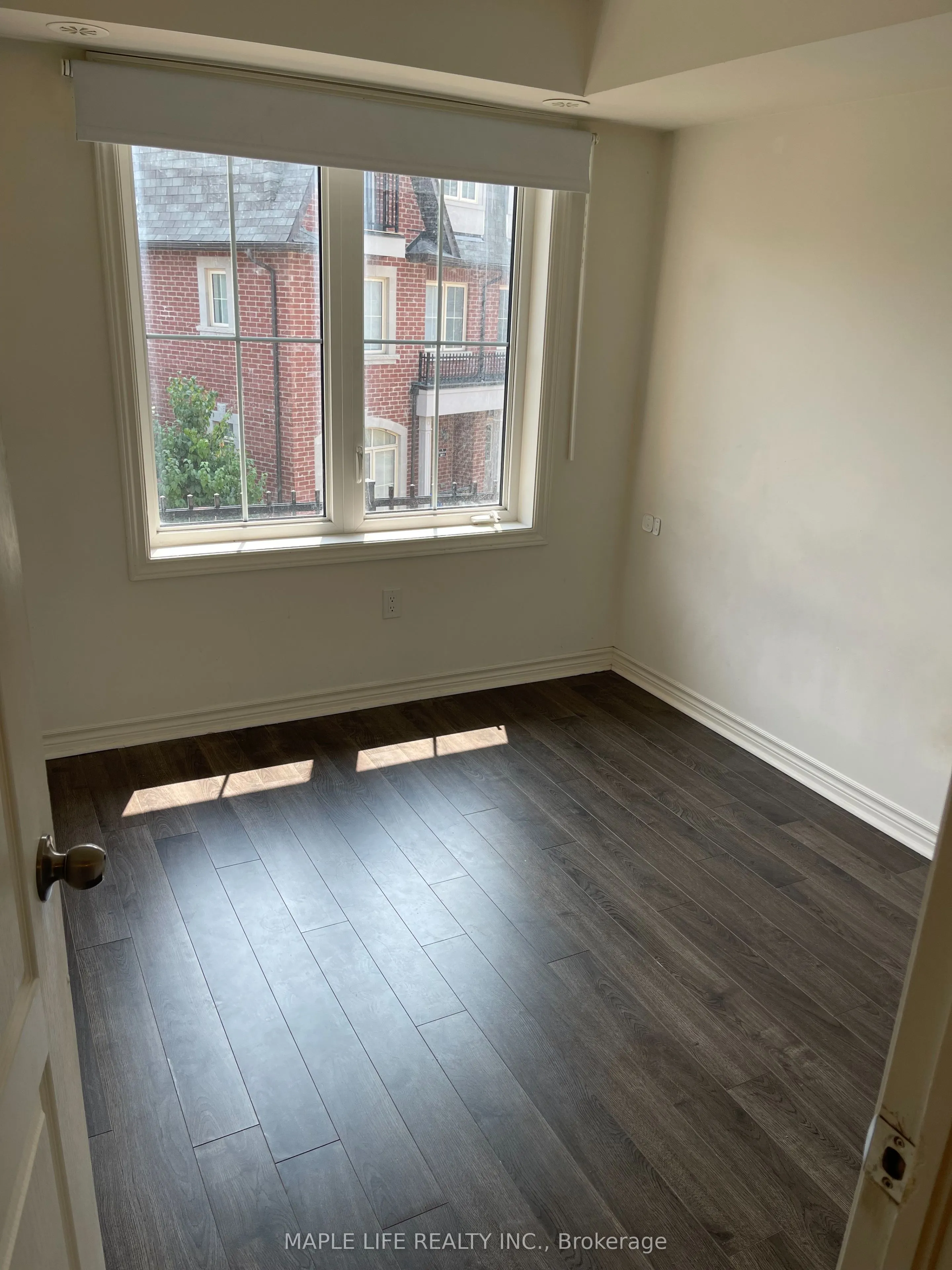 12 EATON PARK Lane E, #8