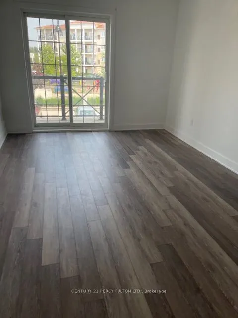 50 Lakebreeze Drive, #226