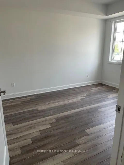 50 Lakebreeze Drive, #226
