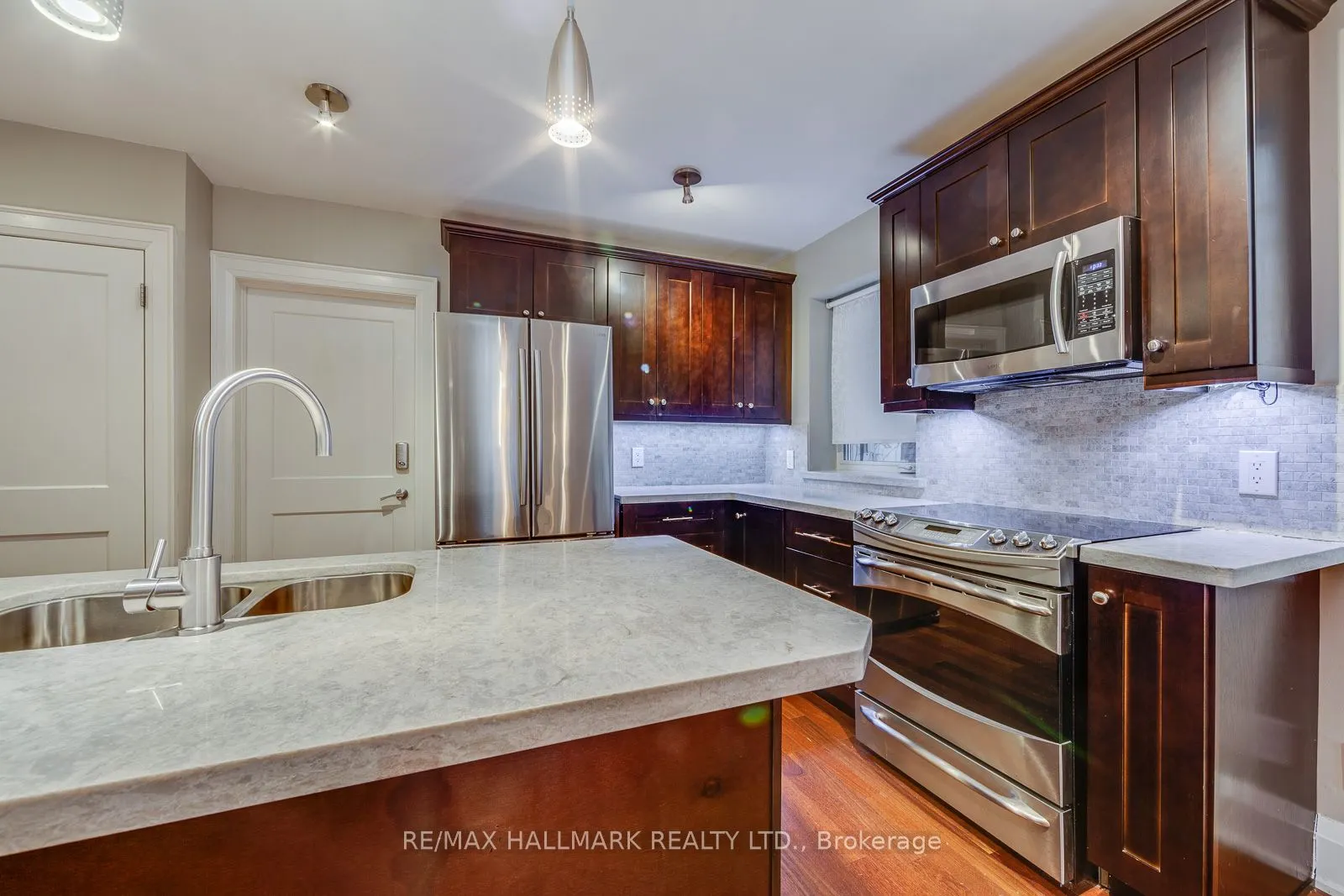 28 Hammersmith Avenue, #Main