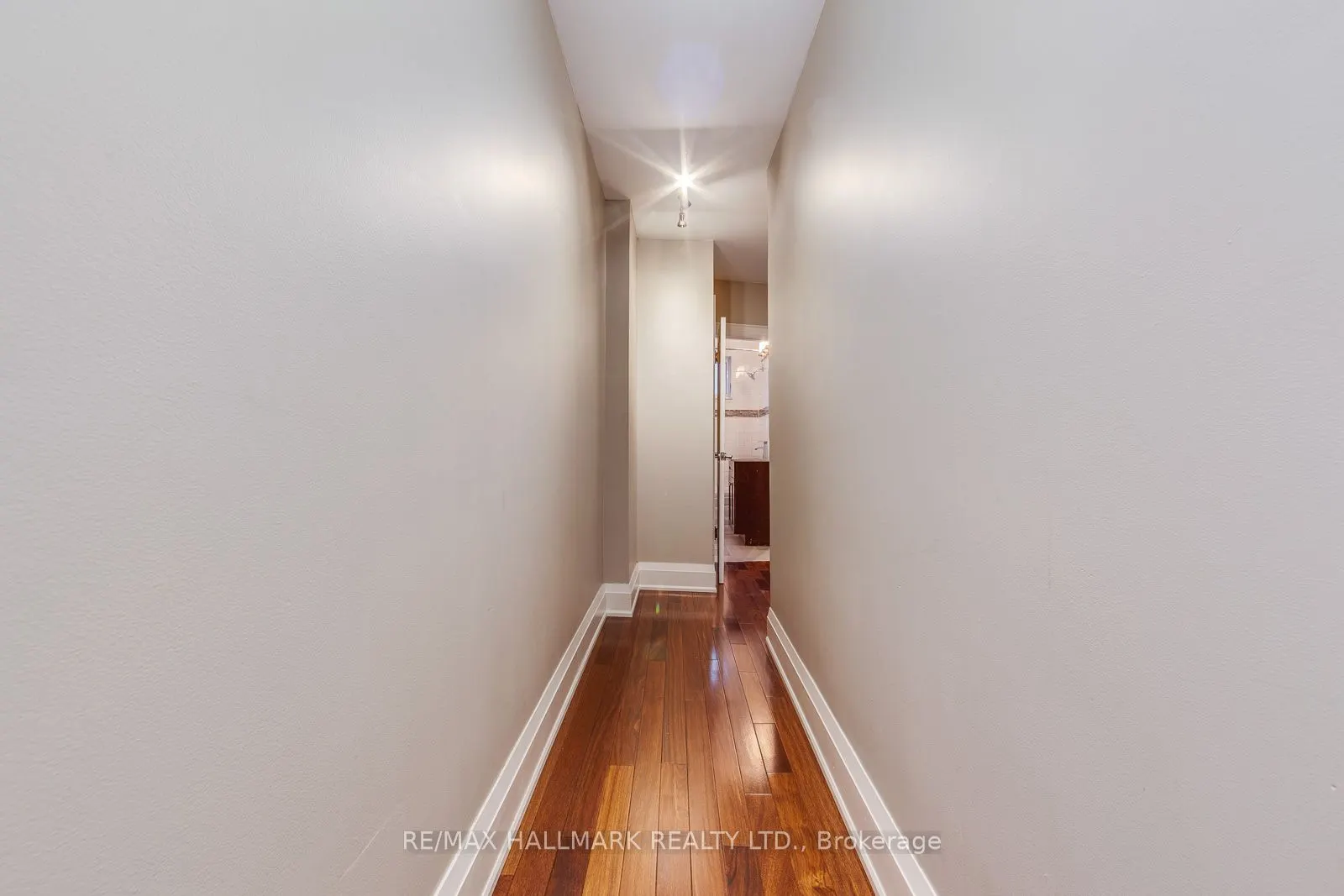 28 Hammersmith Avenue, #Main
