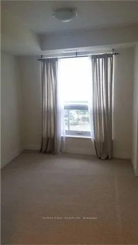 135 Village Green Square, #3516