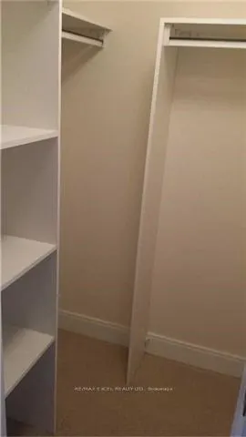 135 Village Green Square, #3516