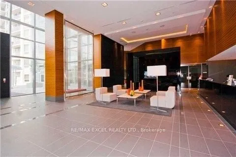 135 Village Green Square, #3516
