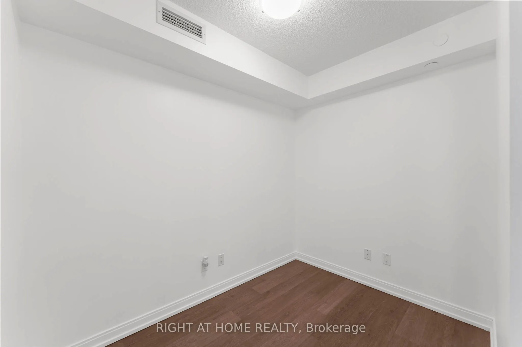 255 Village Green Square, #1501