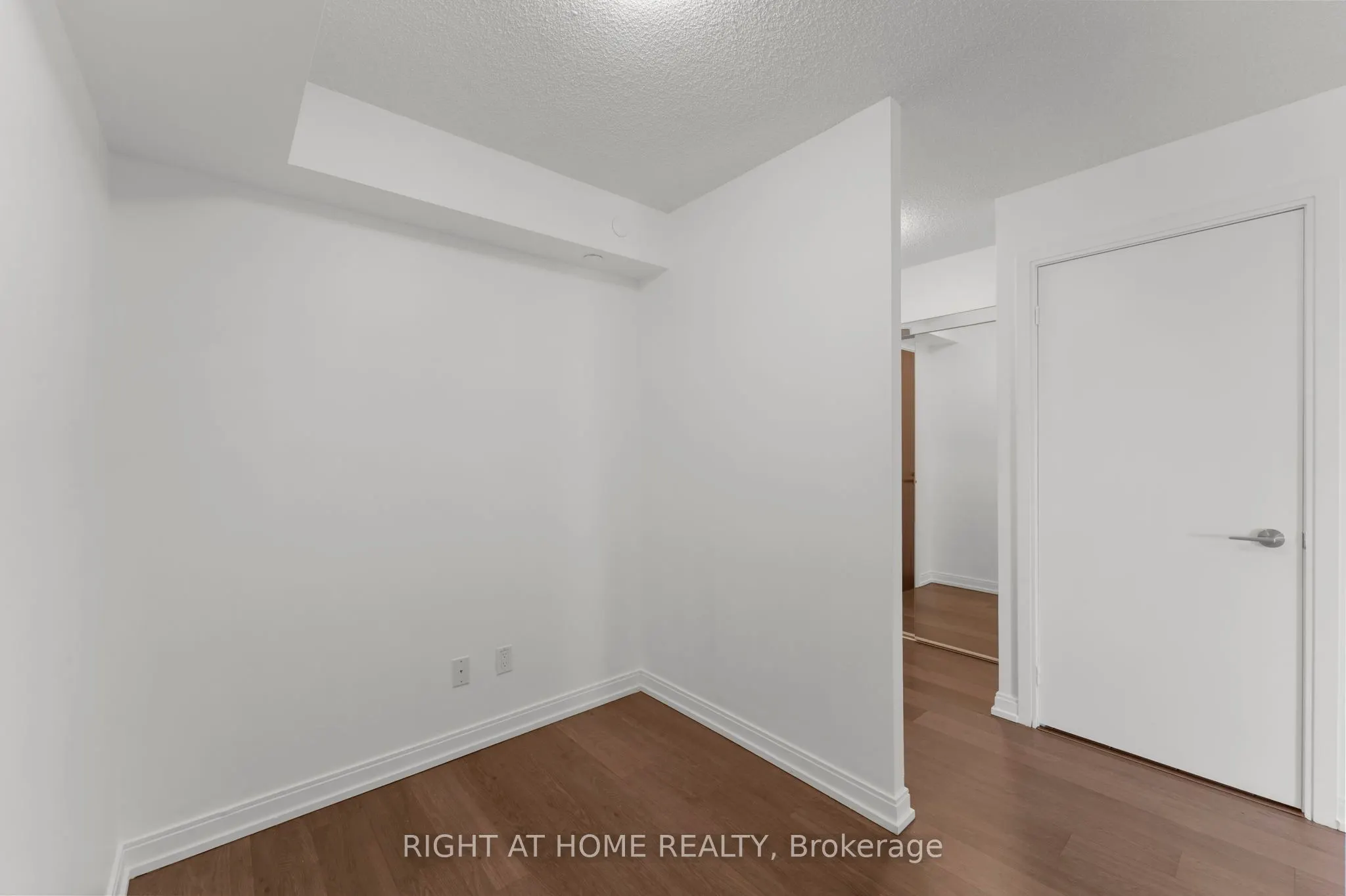 255 Village Green Square, #1501