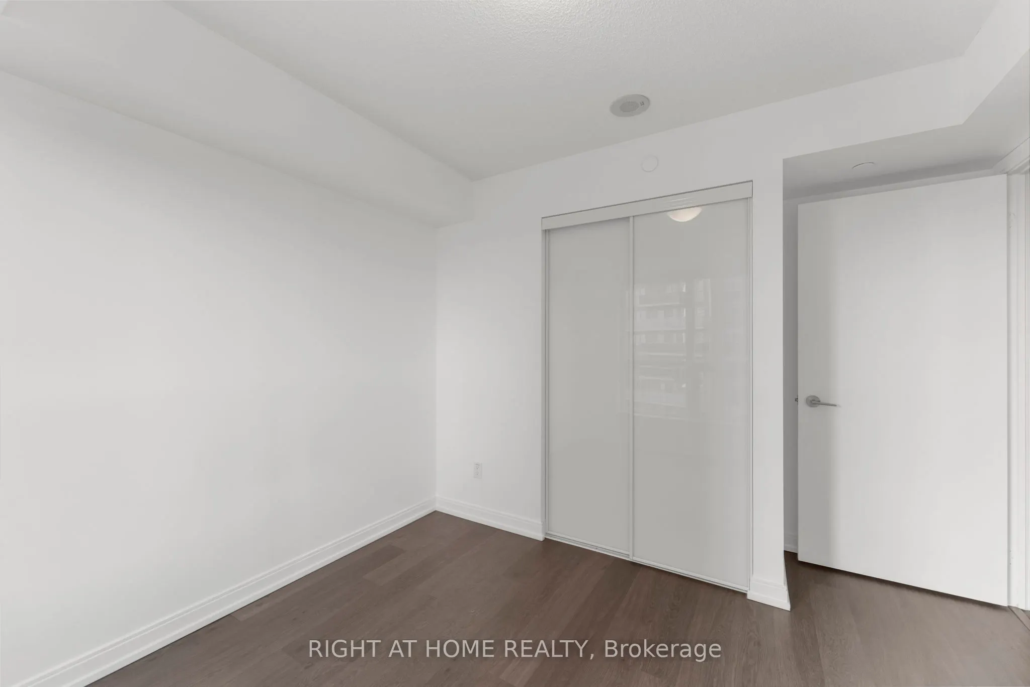 255 Village Green Square, #1501