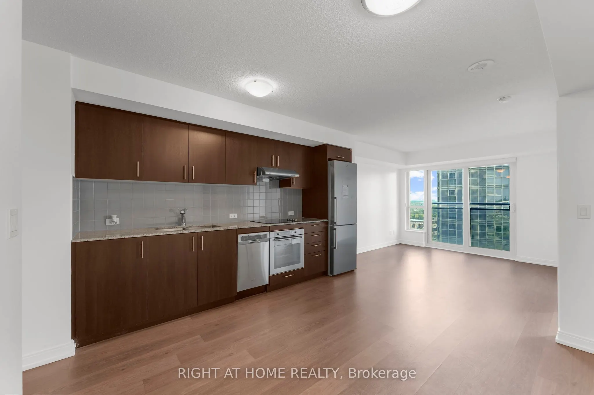 255 Village Green Square, #1501