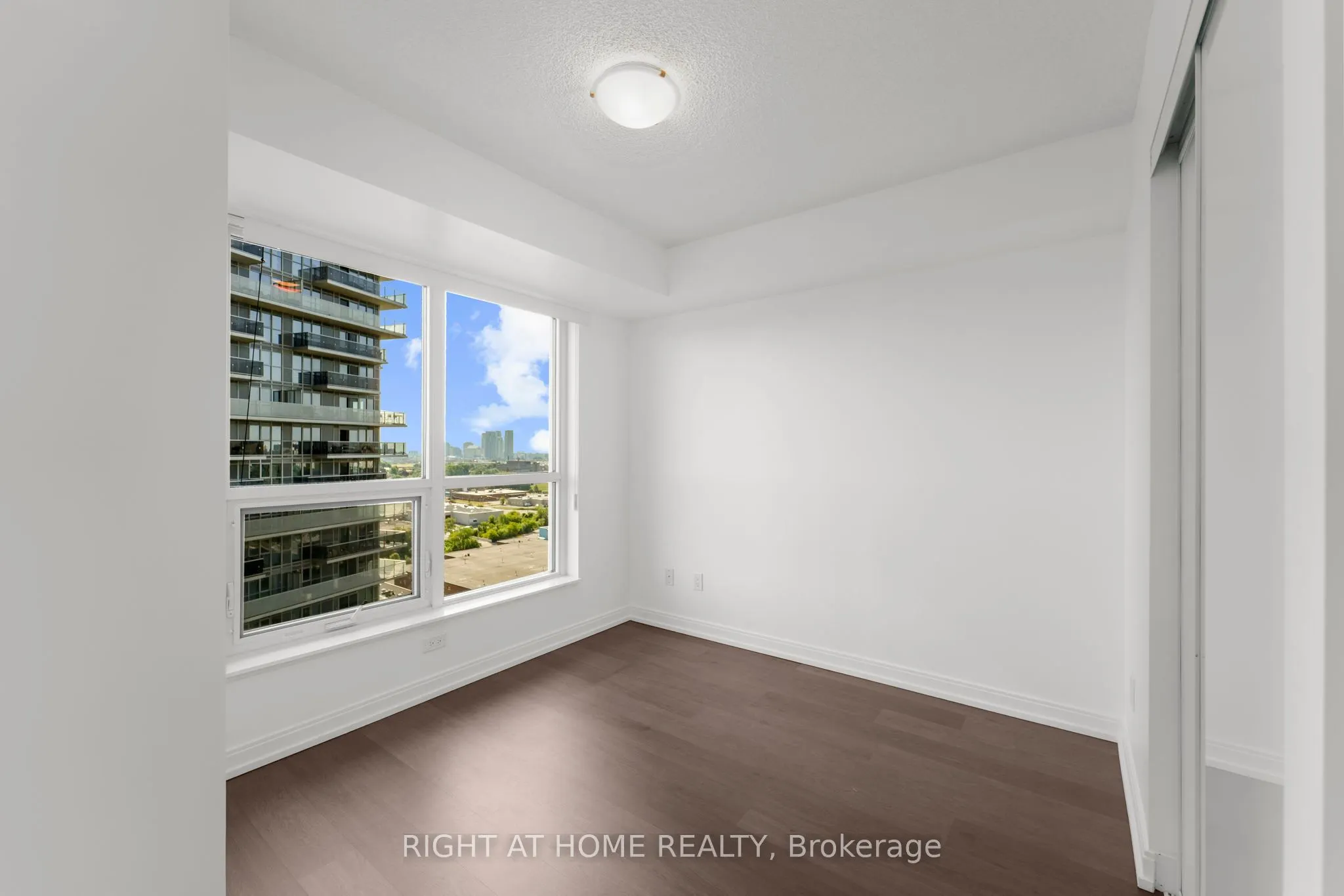 255 Village Green Square, #1501