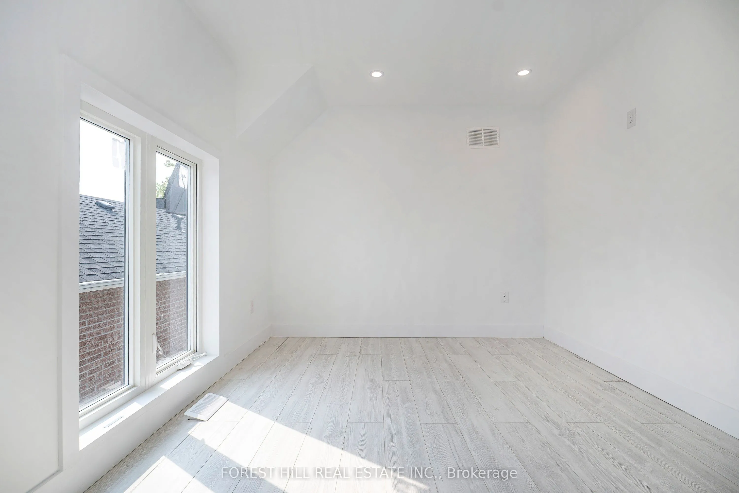 19 Simpson Avenue