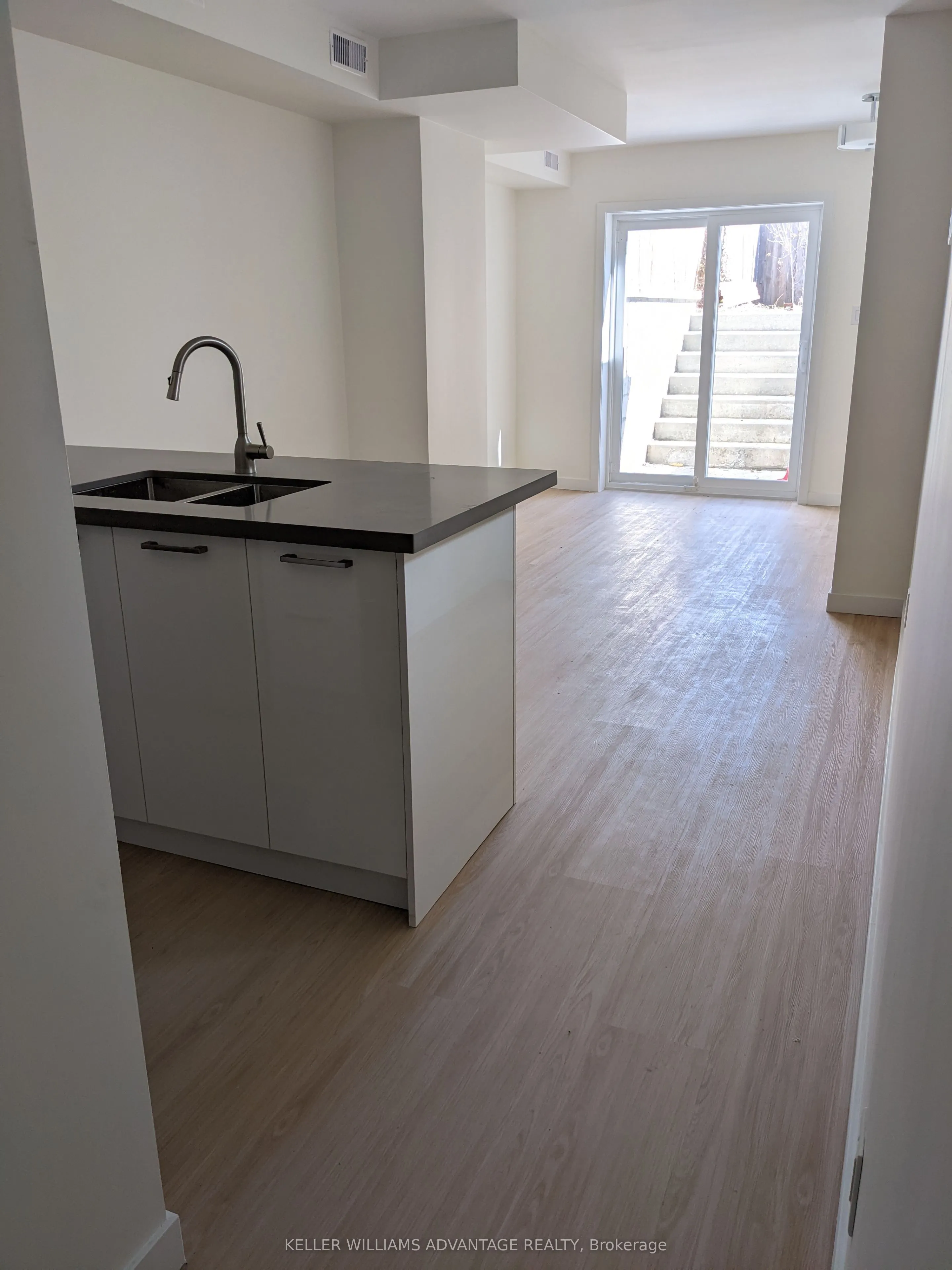 113 Woodbine Avenue, #Lower