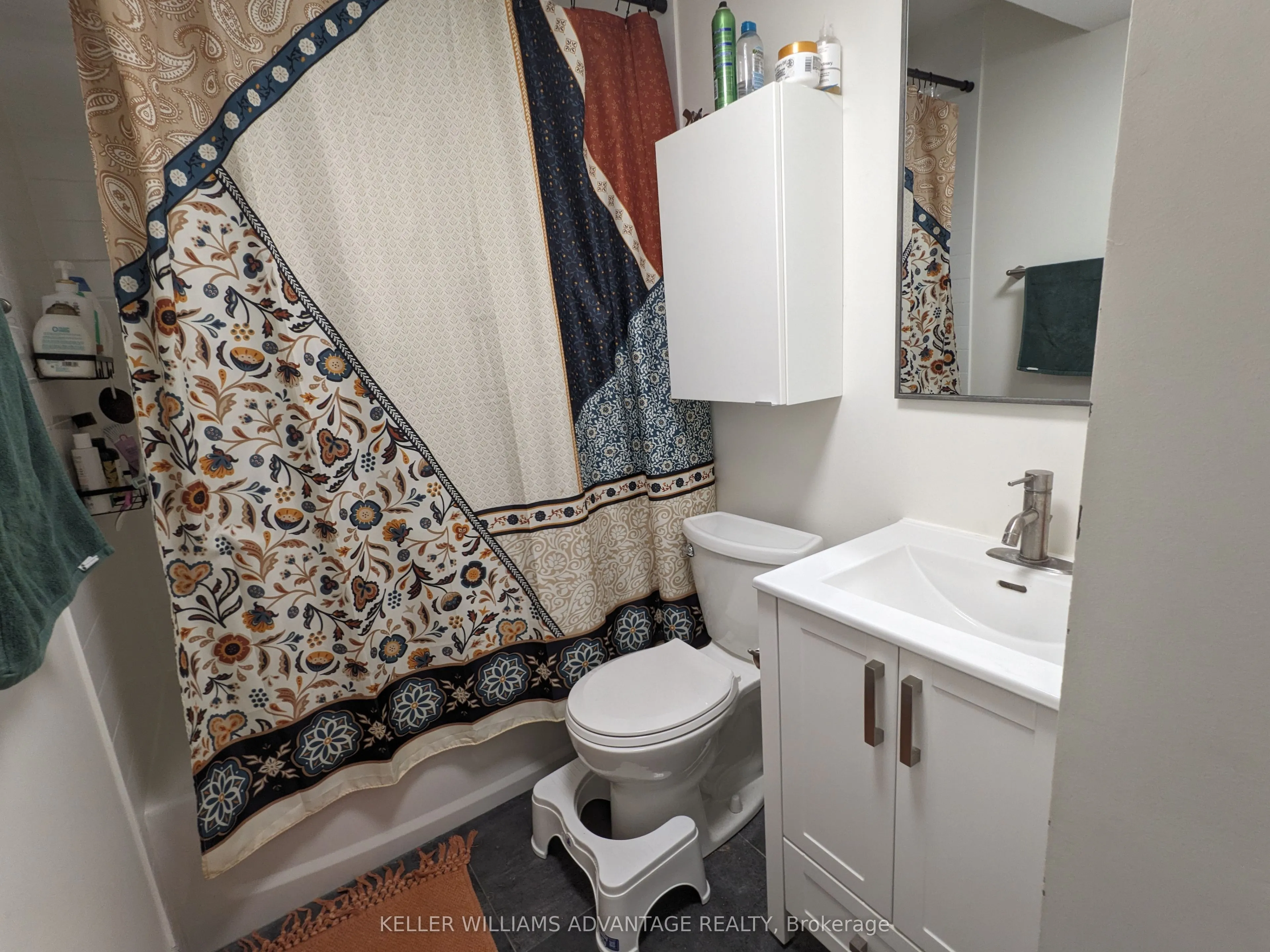 113 Woodbine Avenue, #Lower