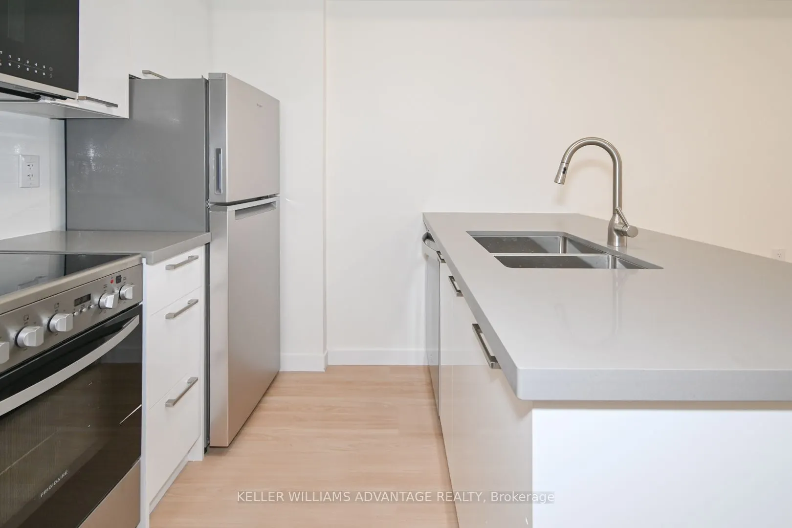 113 Woodbine Avenue, #Lower
