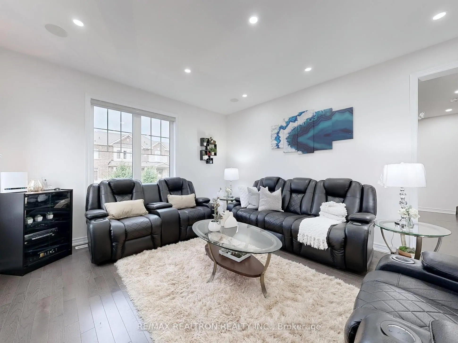2 Auckland Drive
